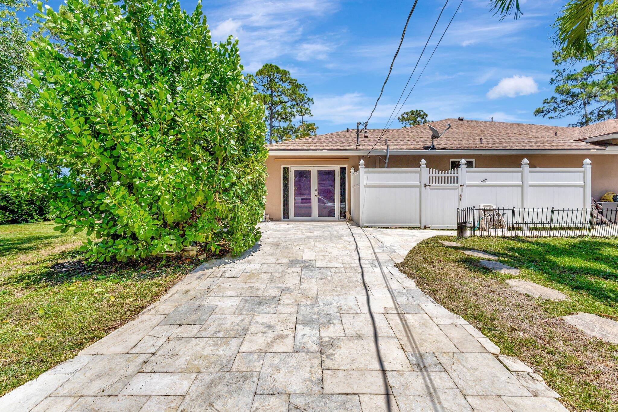 The Acreage, FL 33470,16888 W W Downers DR