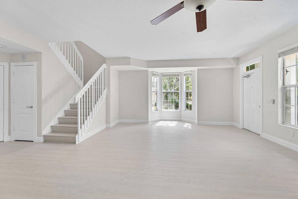 Jupiter, FL 33458,122 Ashley CT