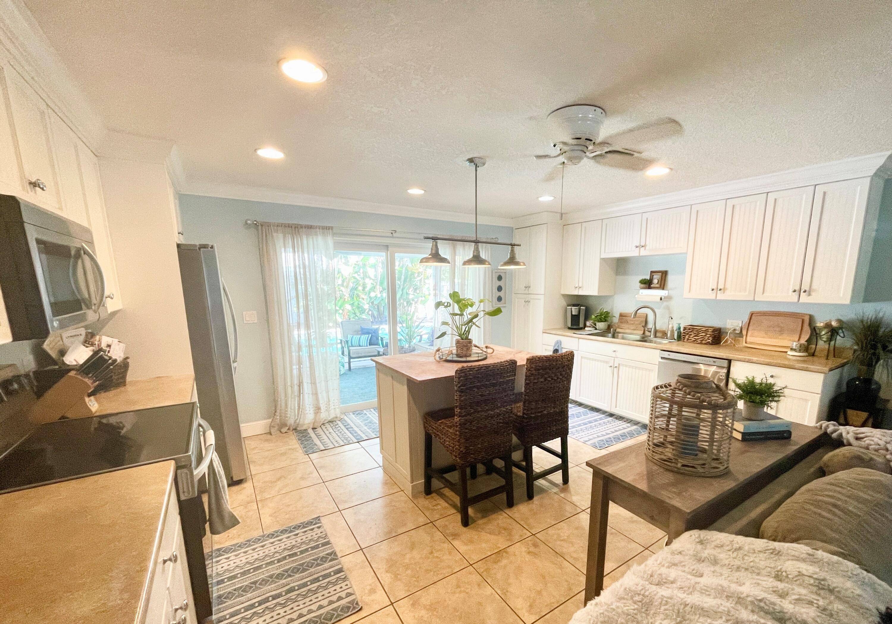 Tequesta, FL 33469,403 Riverside DR