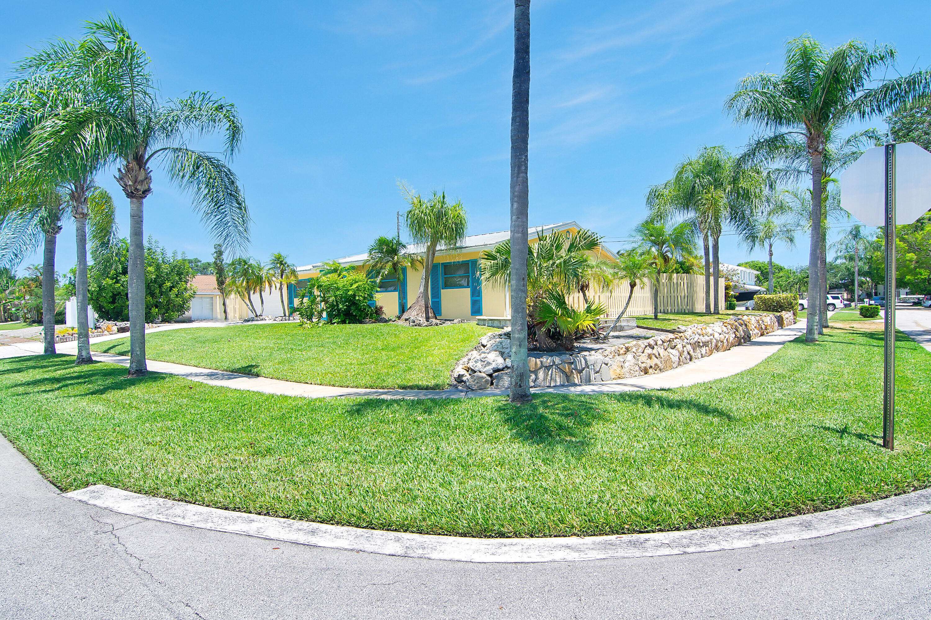Tequesta, FL 33469,360 Saturn AVE