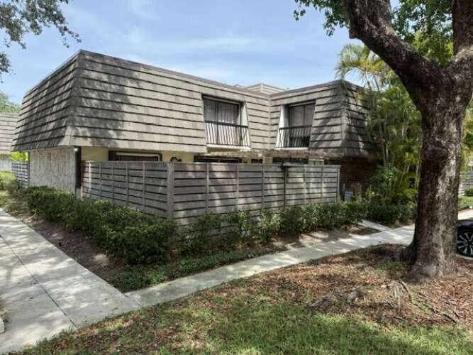 Palm Beach Gardens, FL 33418,406 4th TER