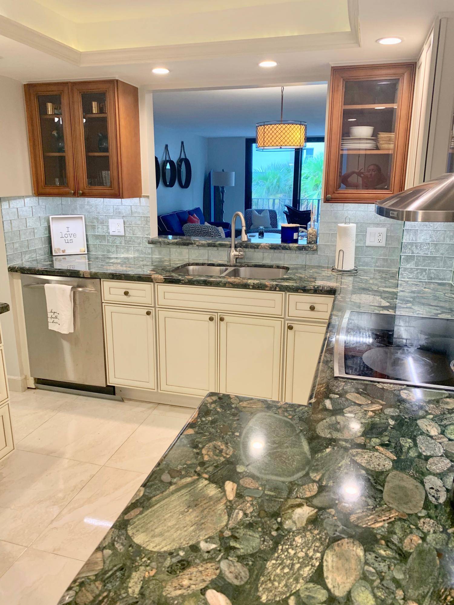 Palm Beach Shores, FL 33404,145 Ocean AVE 304