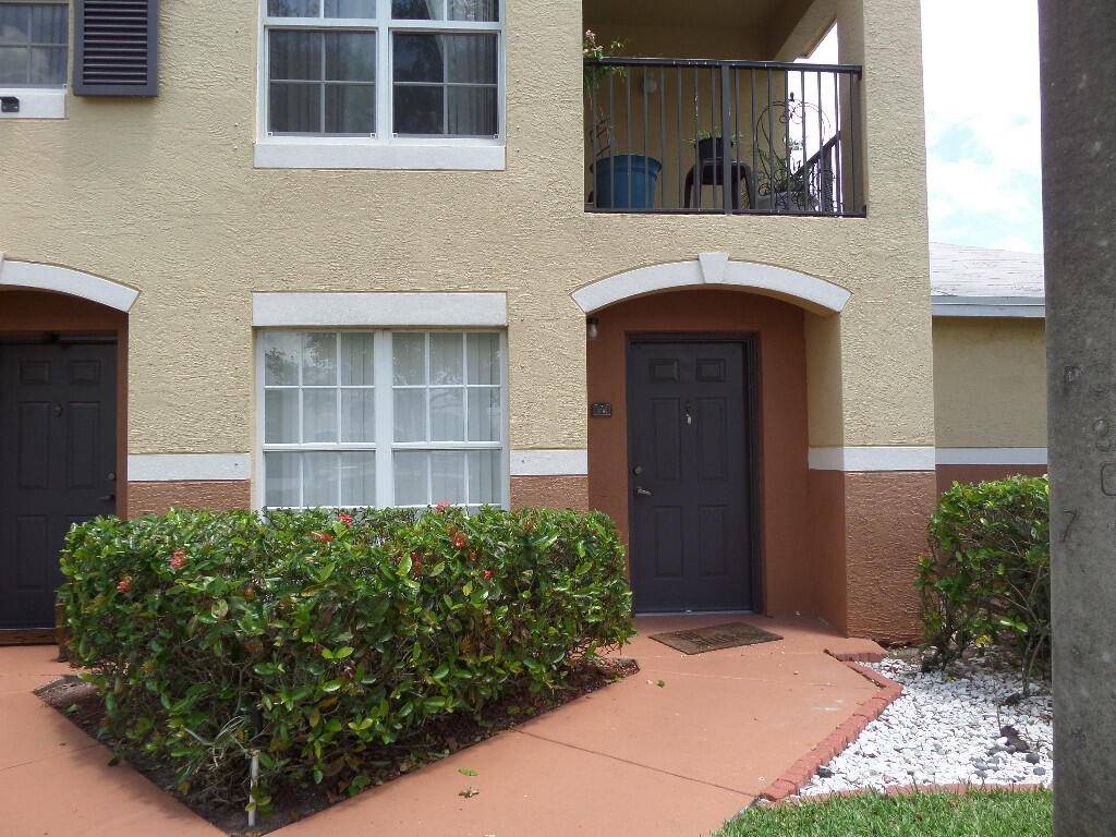Royal Palm Beach, FL 33411,10294 S Fox Trail RD 706