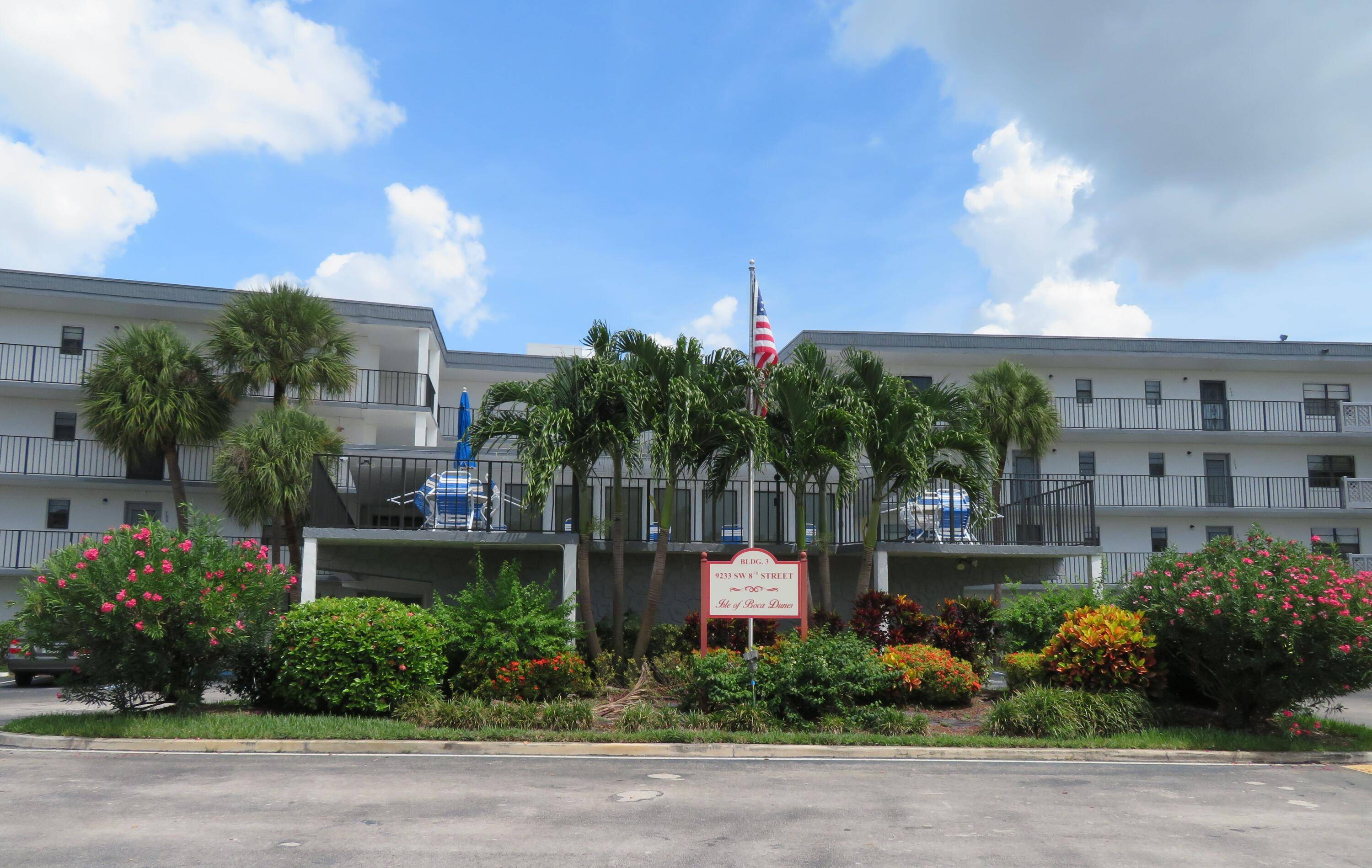 Boca Raton, FL 33428,9233 SW 8th ST 207