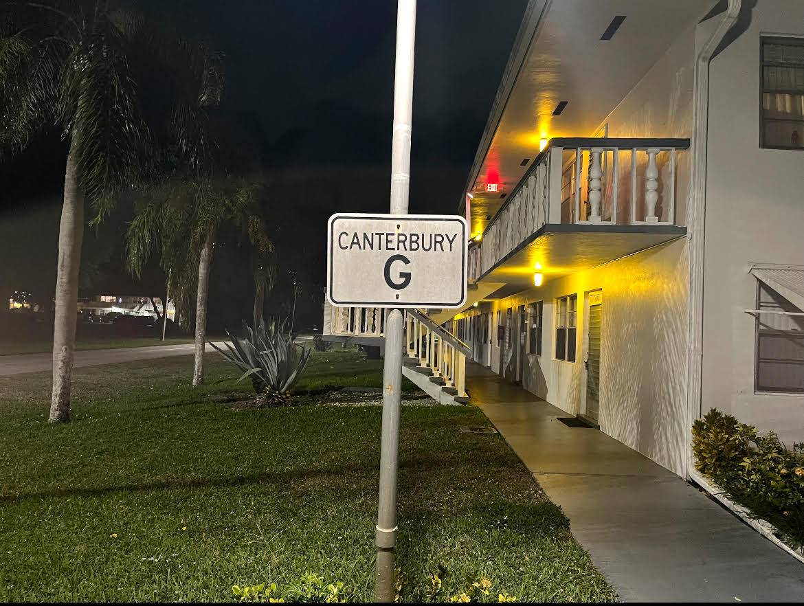 West Palm Beach, FL 33417,166 Canterbury G