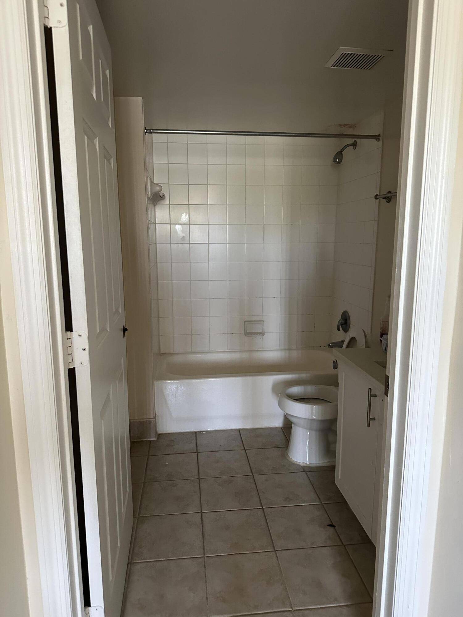 West Palm Beach, FL 33417,4163 N Haverhill RD 1207