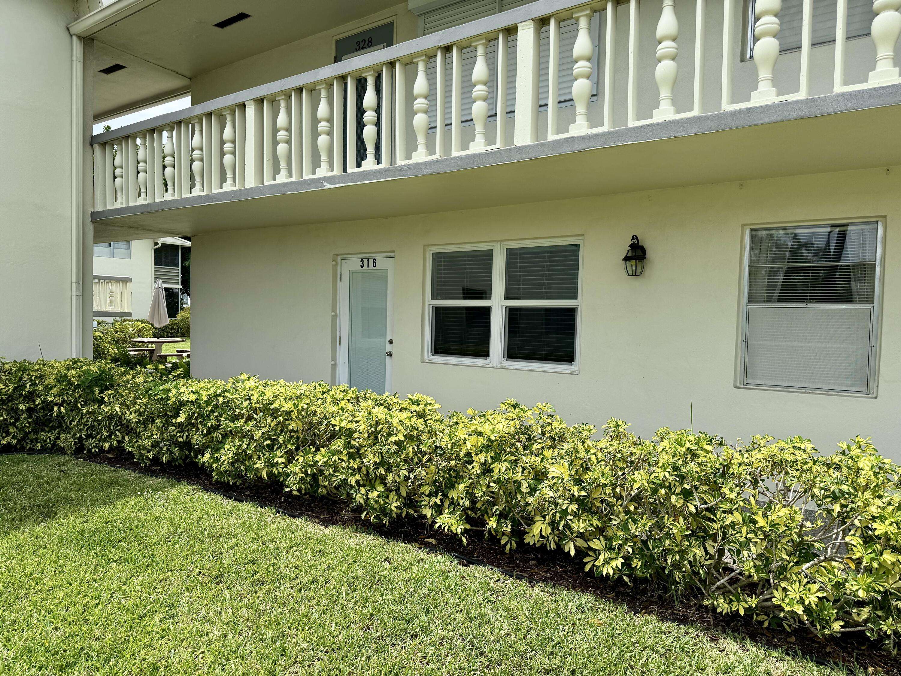 Deerfield Beach, FL 33442,316 Markham O