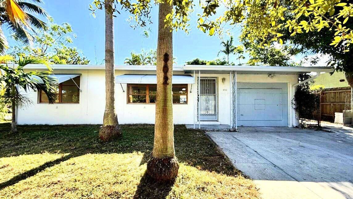 West Palm Beach, FL 33405,802 Lytle ST