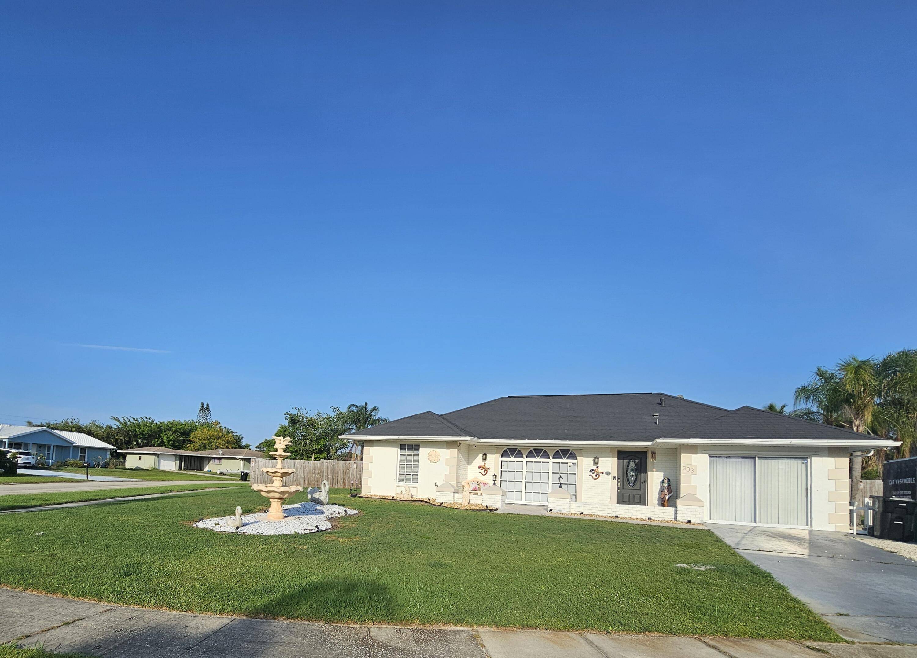 Port Saint Lucie, FL 34983,333 NE Surrey ST