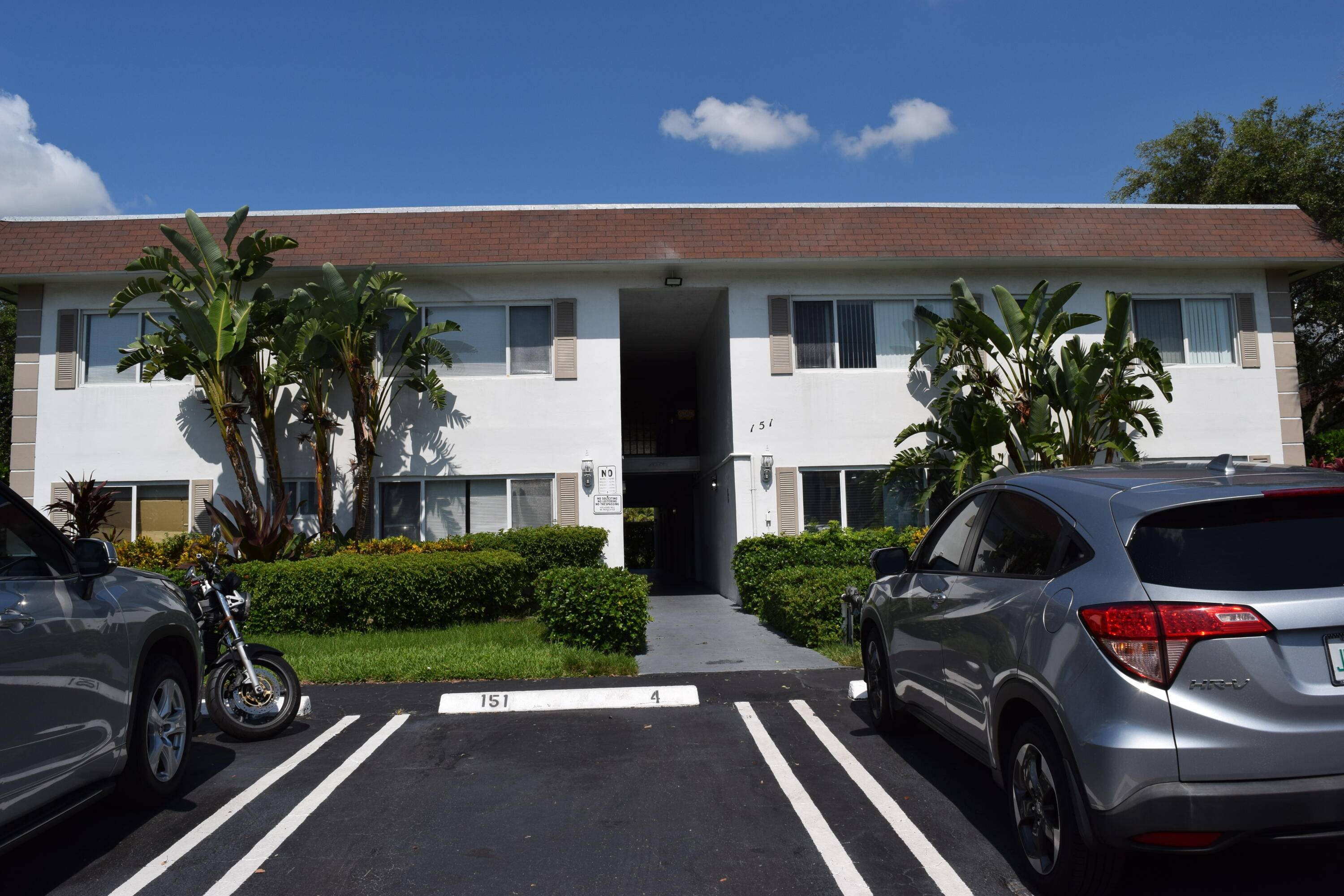 Pompano Beach, FL 33060,151 SE 6th AVE 14