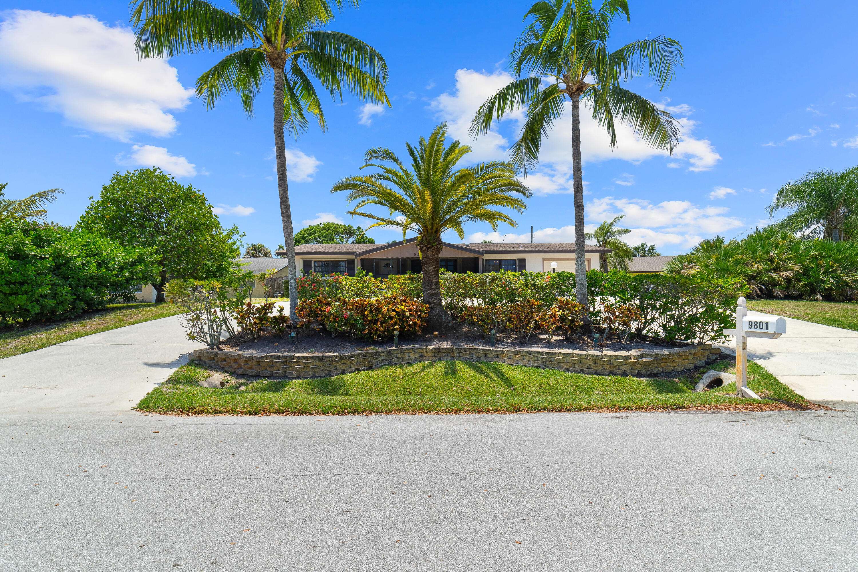 Palm Beach Gardens, FL 33410,9801 N Buttercup CIR