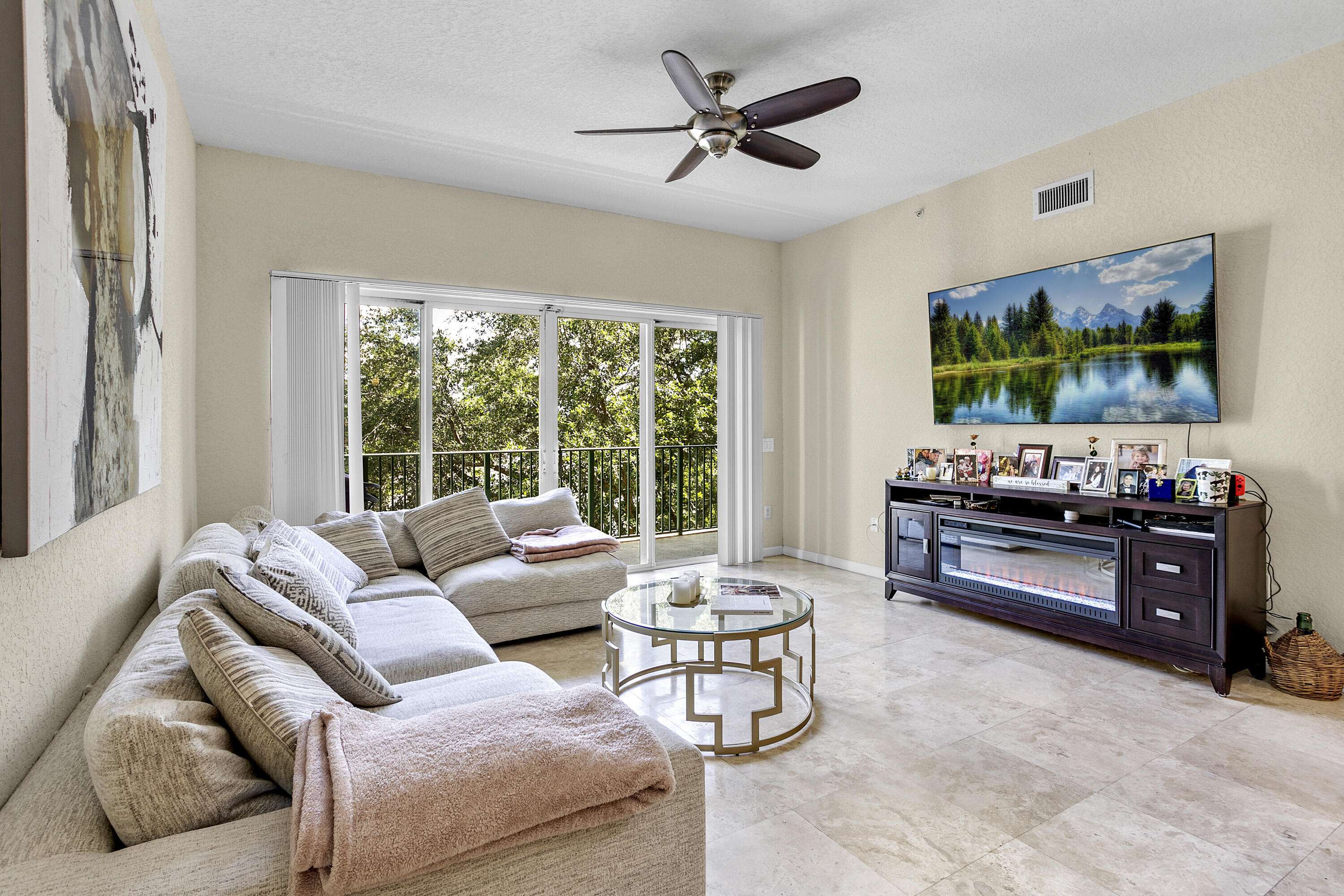 West Palm Beach, FL 33401,1640 Presidential 307 WAY 307