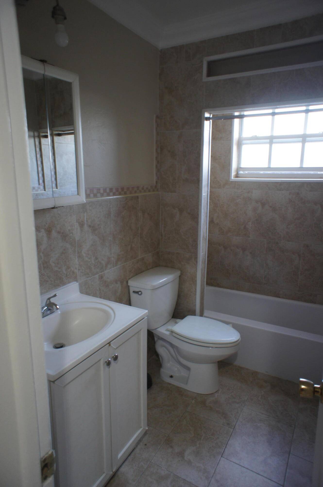 Plantation, FL 33317,5221 SW 5th ST