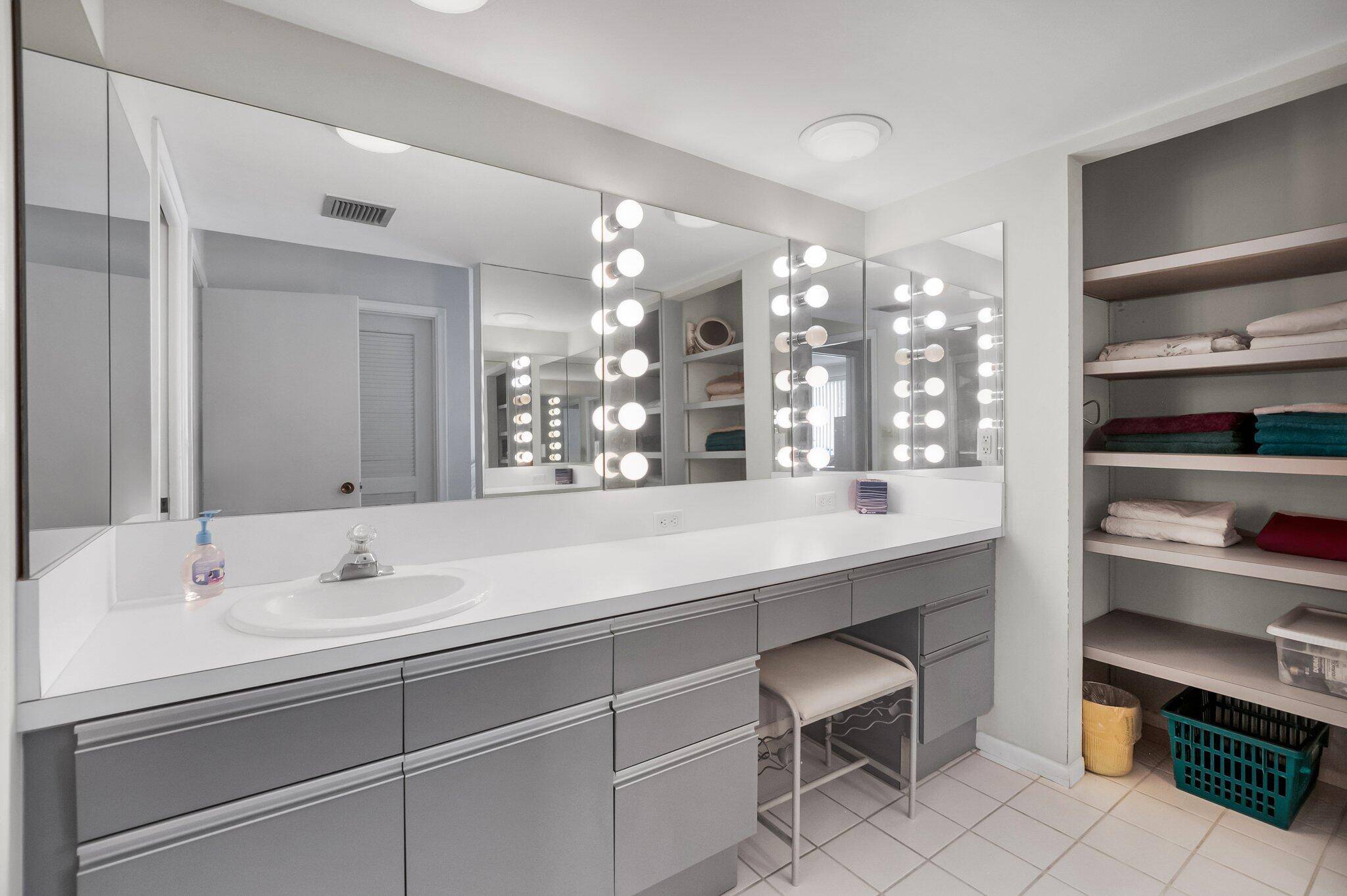 Boca Raton, FL 33434,805 Bridgewood PL