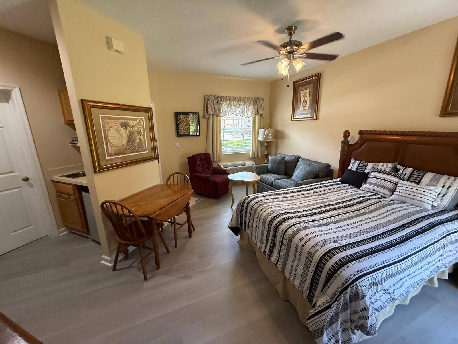 Port Saint Lucie, FL 34986,8306 Mulligan CIR B