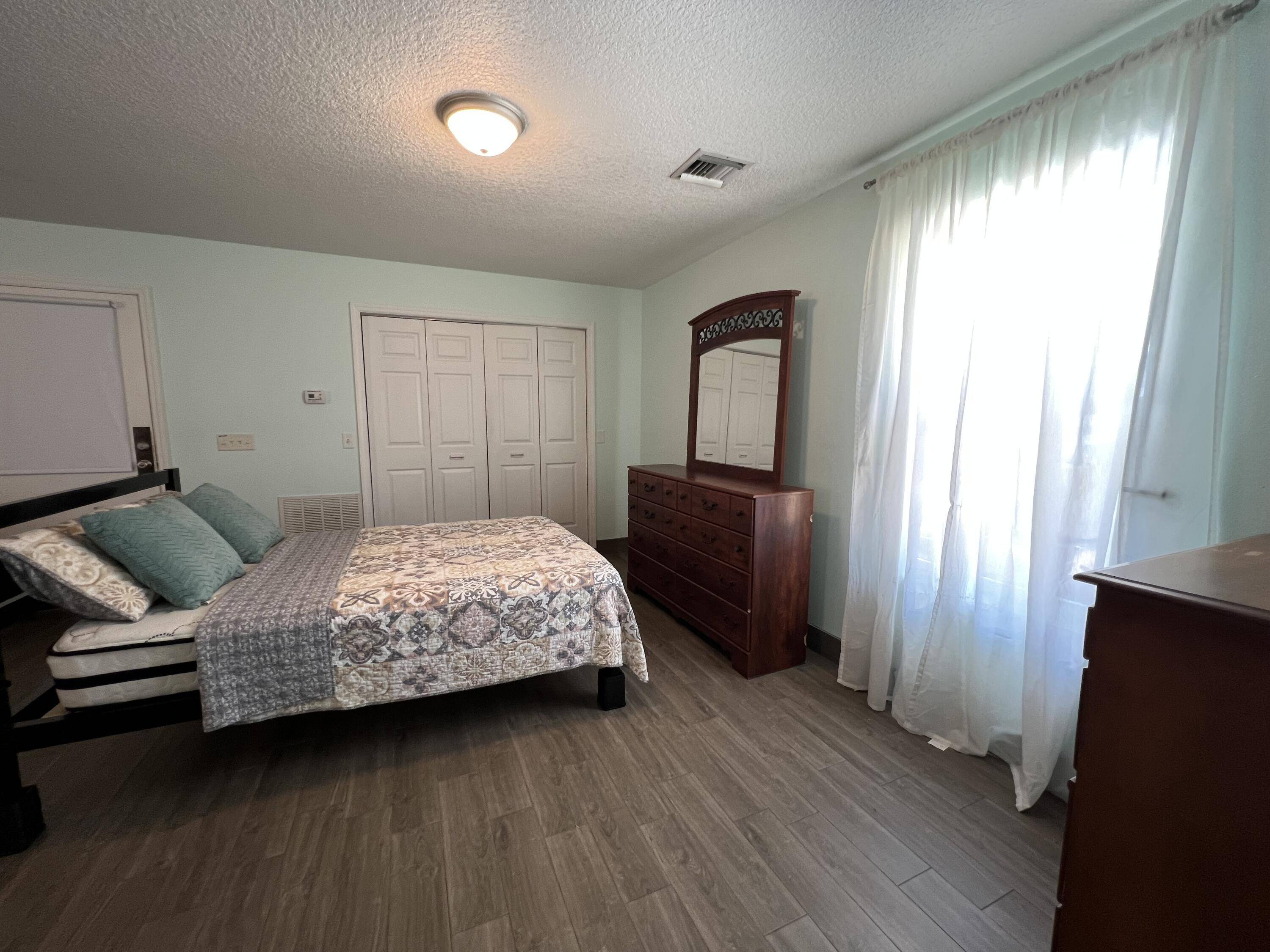 Fort Pierce, FL 34982,5706 Palmetto DR