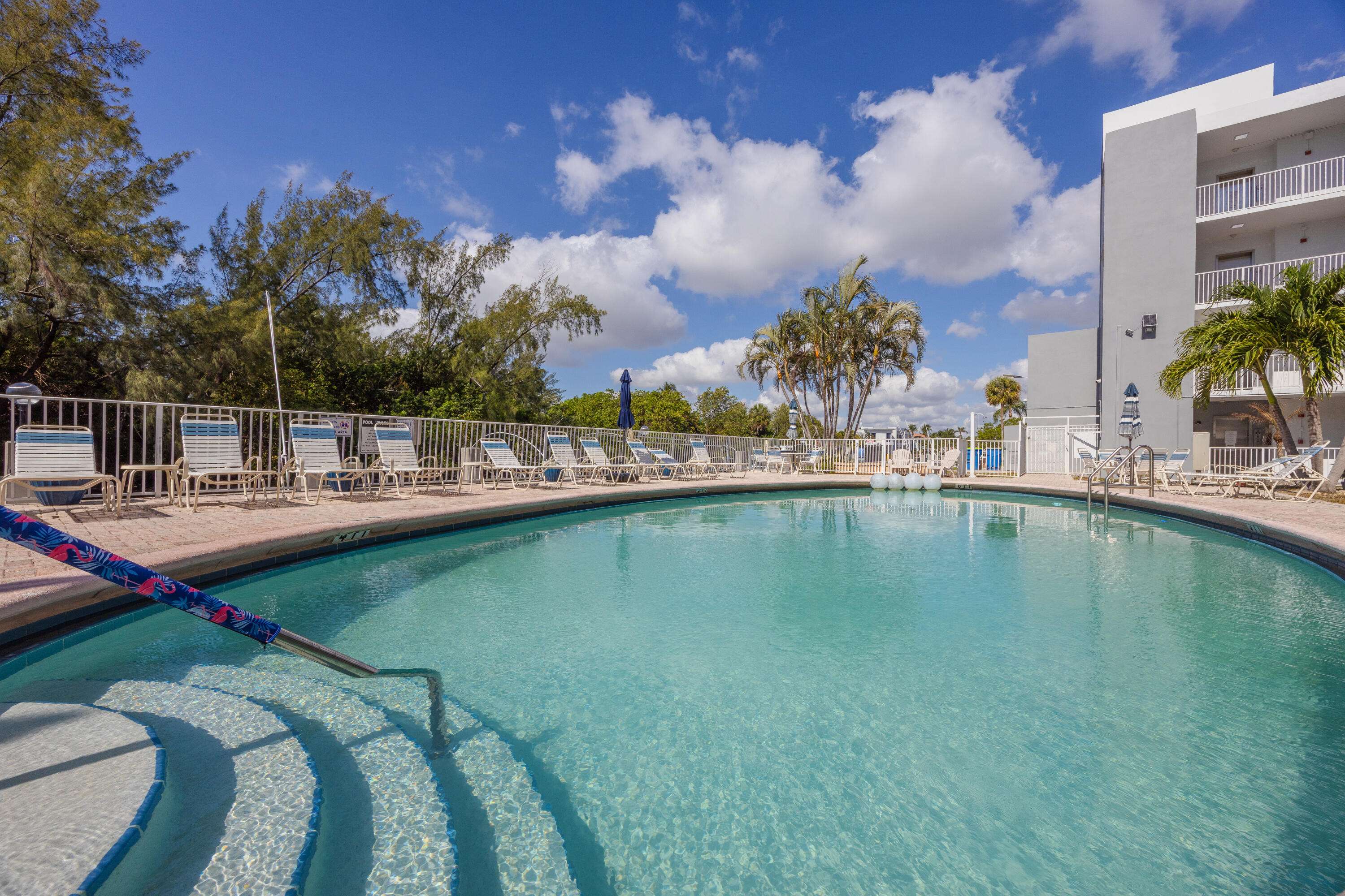 Pompano Beach, FL 33062,2850 NE 14th ST 209b