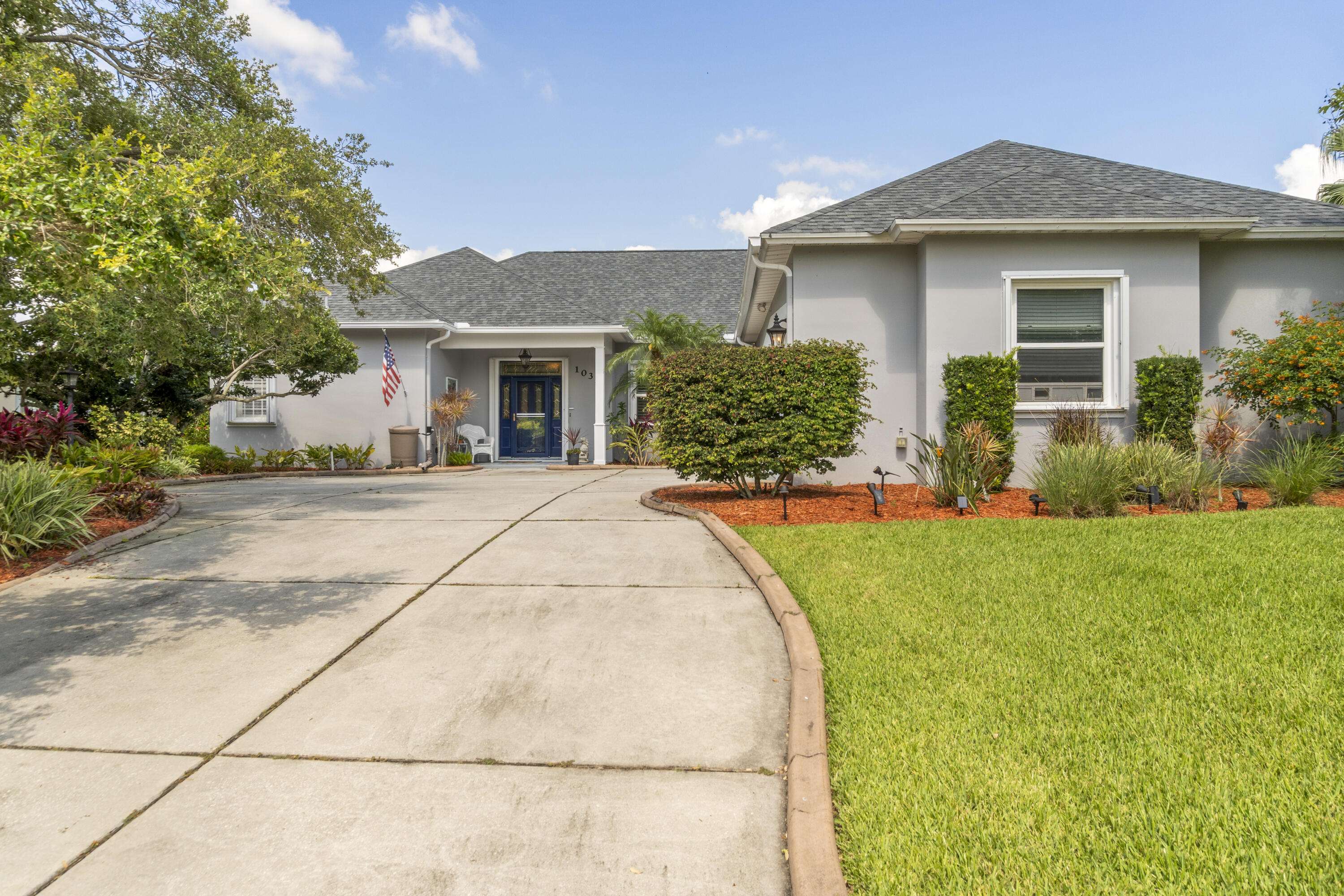 Vero Beach, FL 32968,1035 SW Quail CT