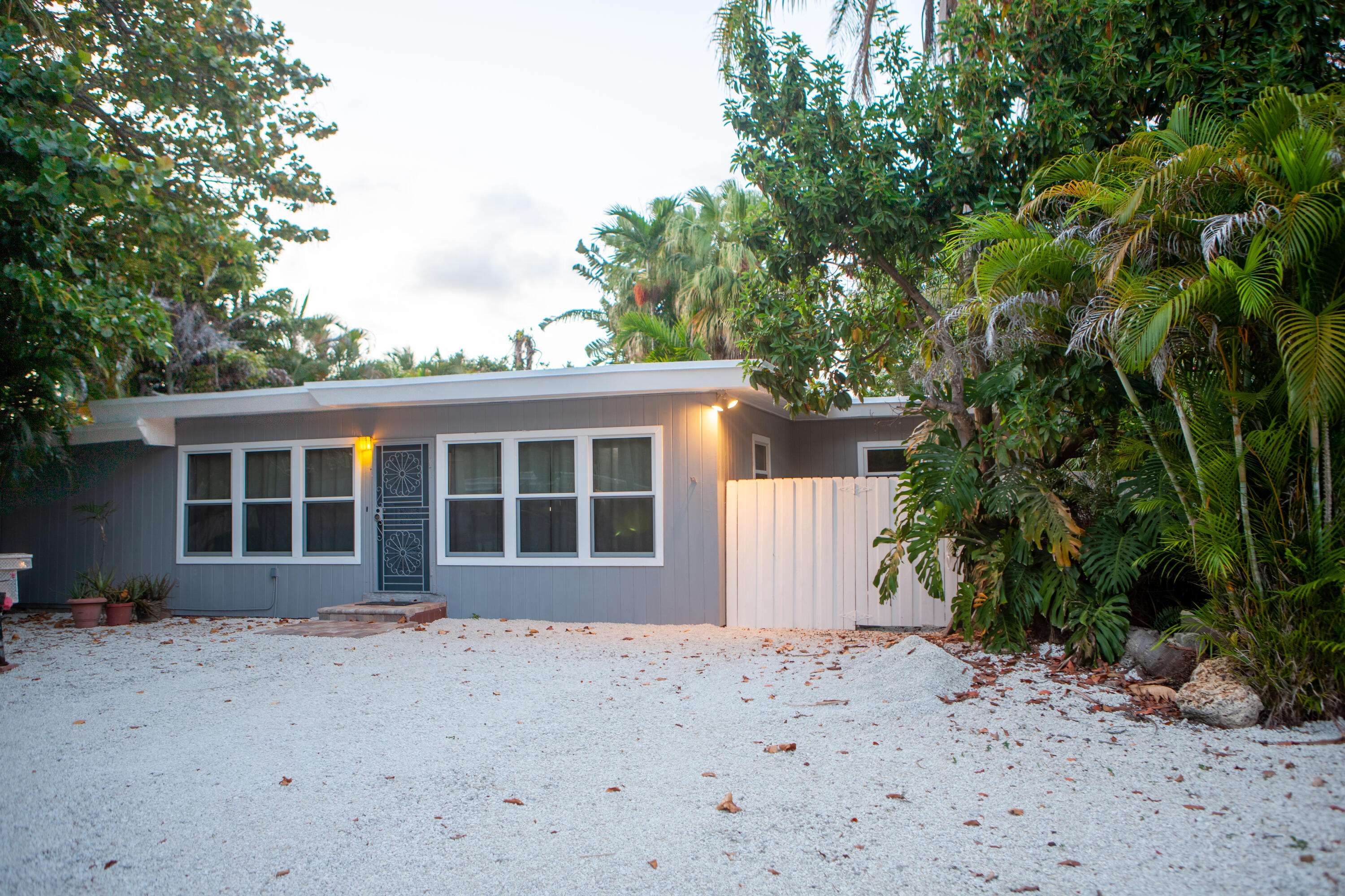 South Miami, FL 33143,5967 SW 58th TER