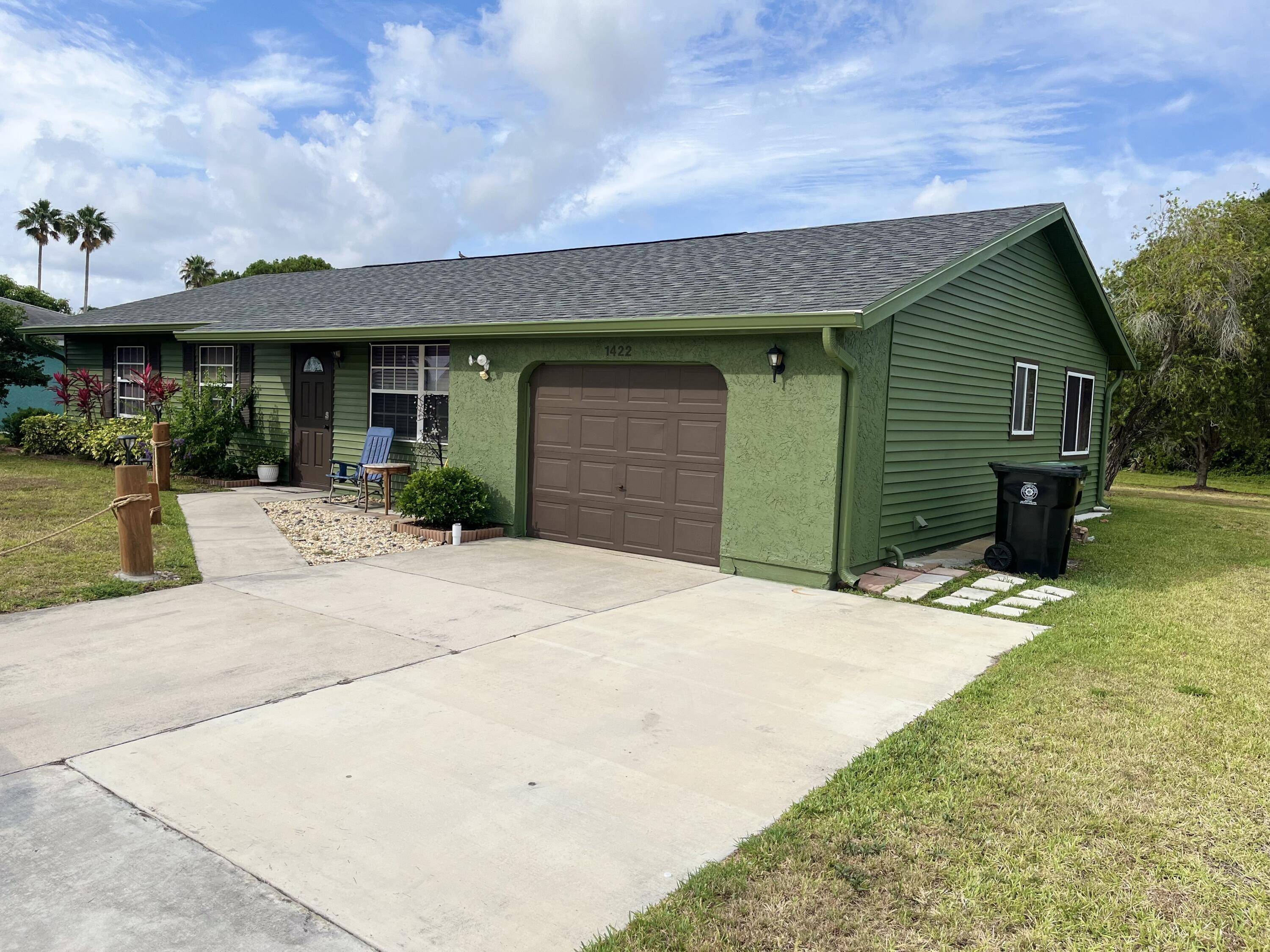 Port Saint Lucie, FL 34952,1422 SE Arenson LN