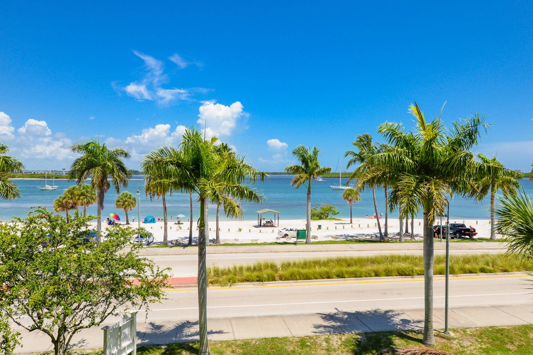 Fort Pierce, FL 34949,35 W Harbour Isle DR 302