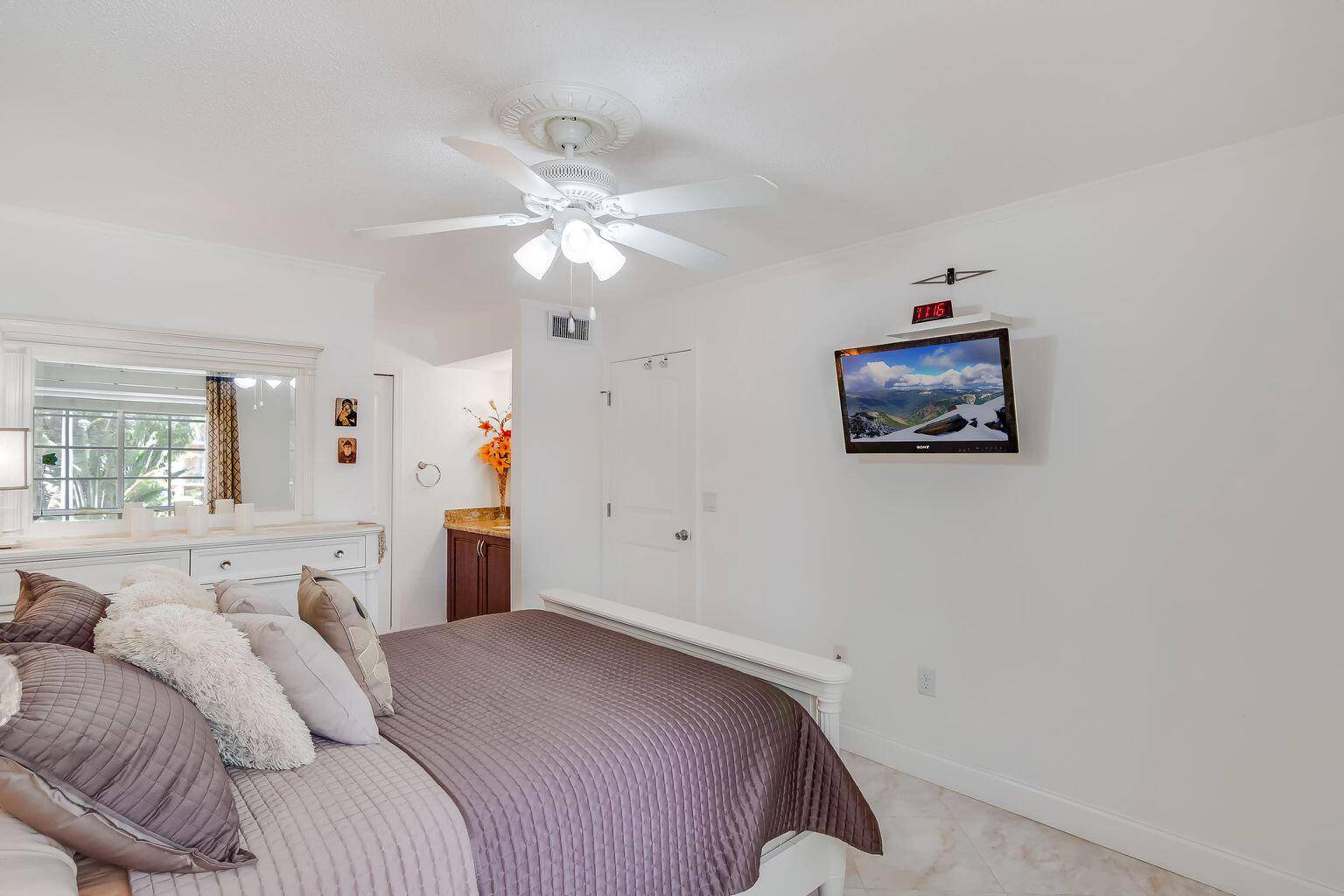 West Palm Beach, FL 33401,1715 Village BLVD 201