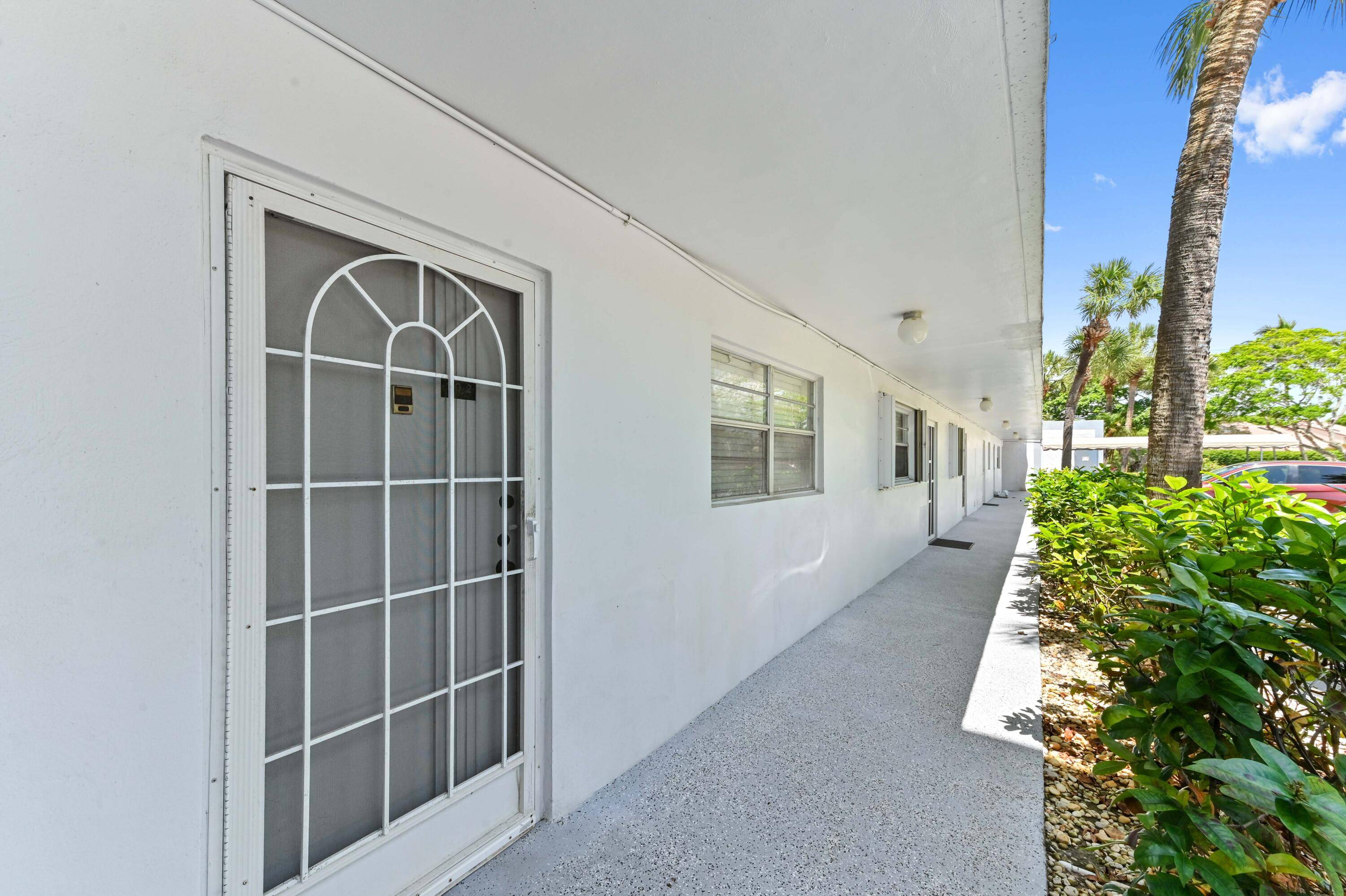 Boca Raton, FL 33487,198 NW 67th ST 102