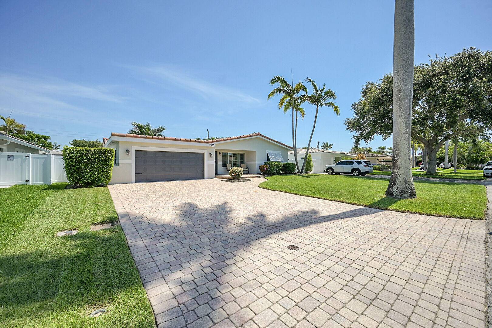 Pompano Beach, FL 33062,2585 SE 6th Street