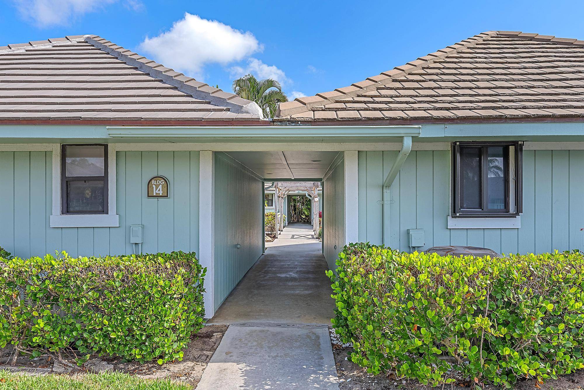 Jupiter, FL 33477,1127 E Seminole AVE 14d