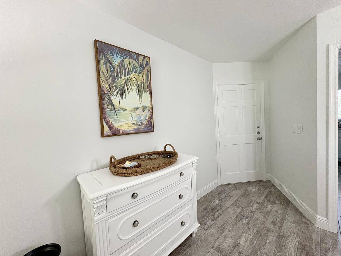 Tequesta, FL 33469,8 Garden ST 207
