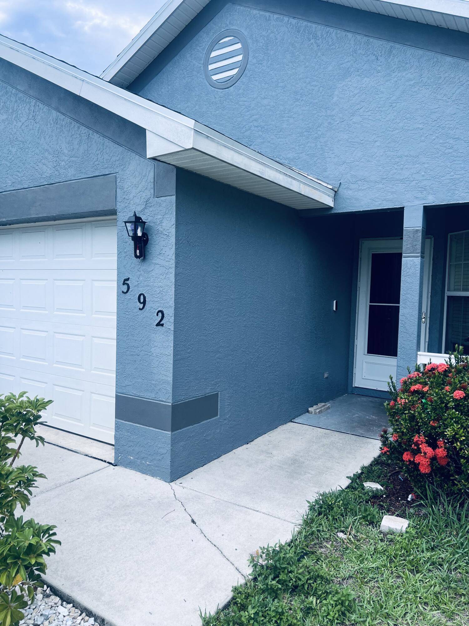 Port Saint Lucie, FL 34983,592 NW Turton TER