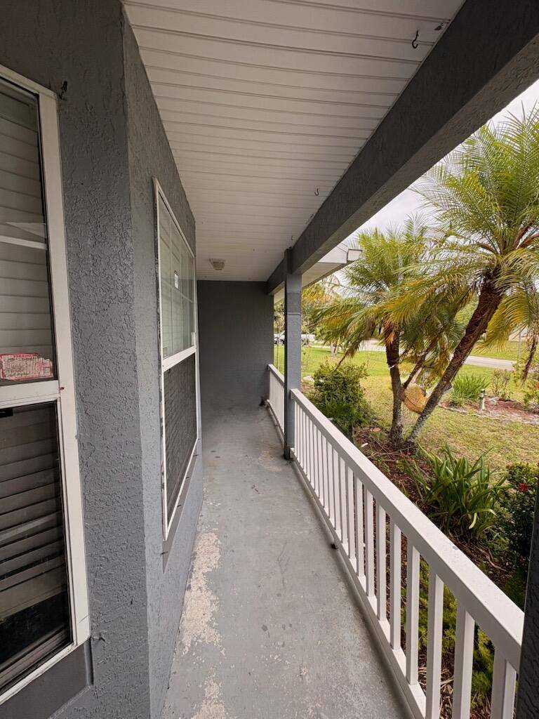 Port Saint Lucie, FL 34983,592 NW Turton TER