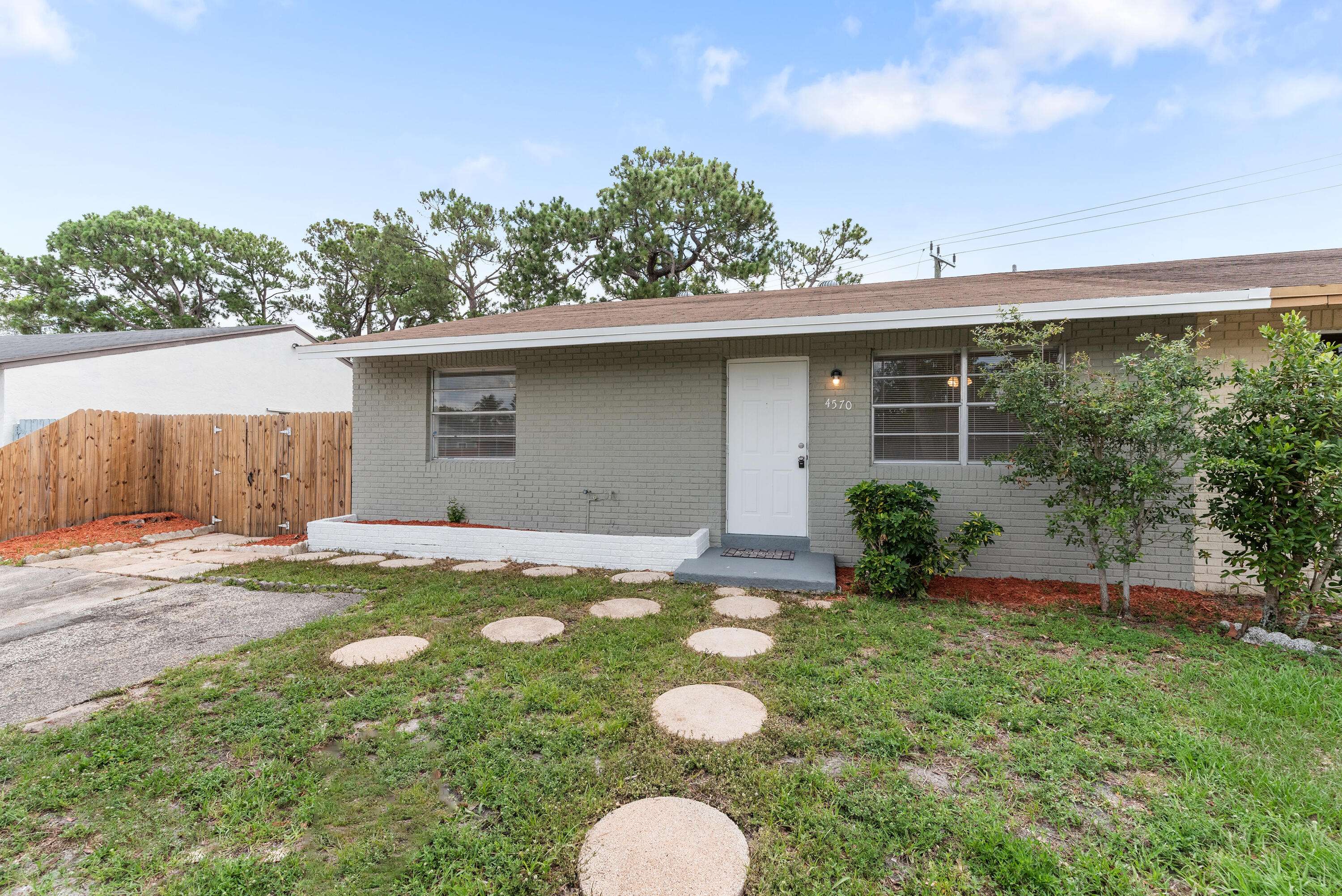 Greenacres, FL 33463,4570 Empire WAY