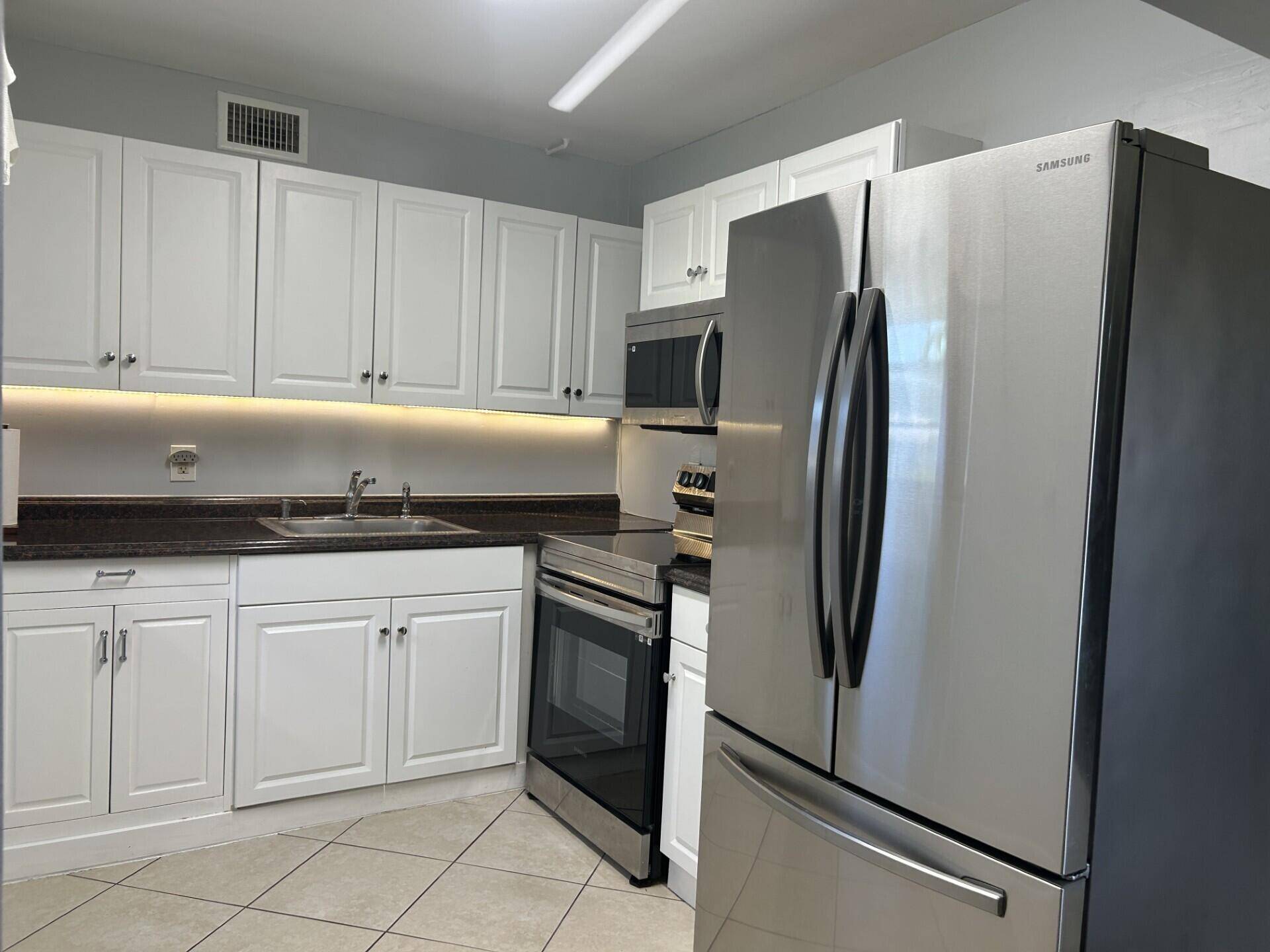 West Palm Beach, FL 33417,105 E Sheffield
