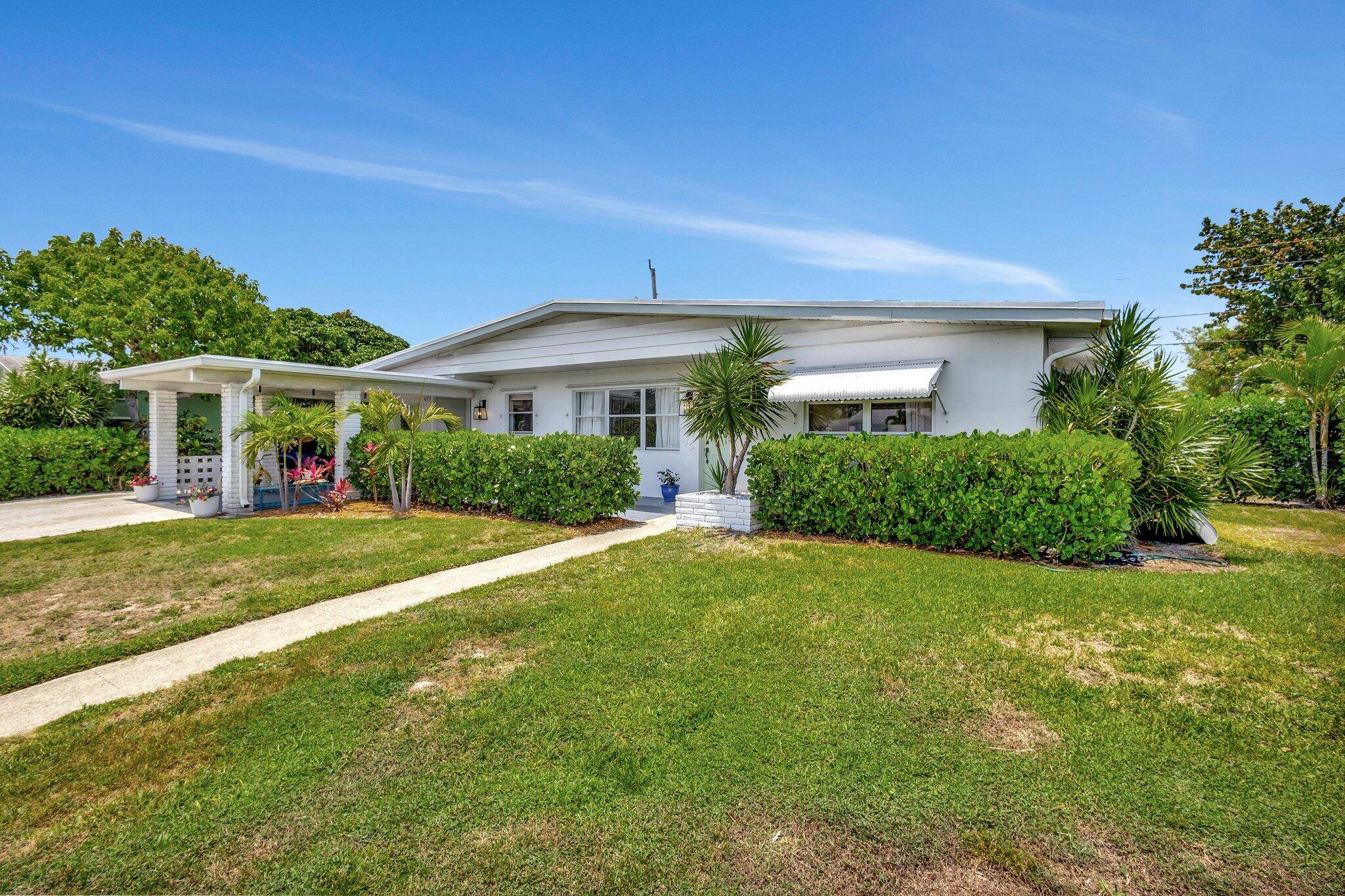 North Palm Beach, FL 33408,417 Inlet RD