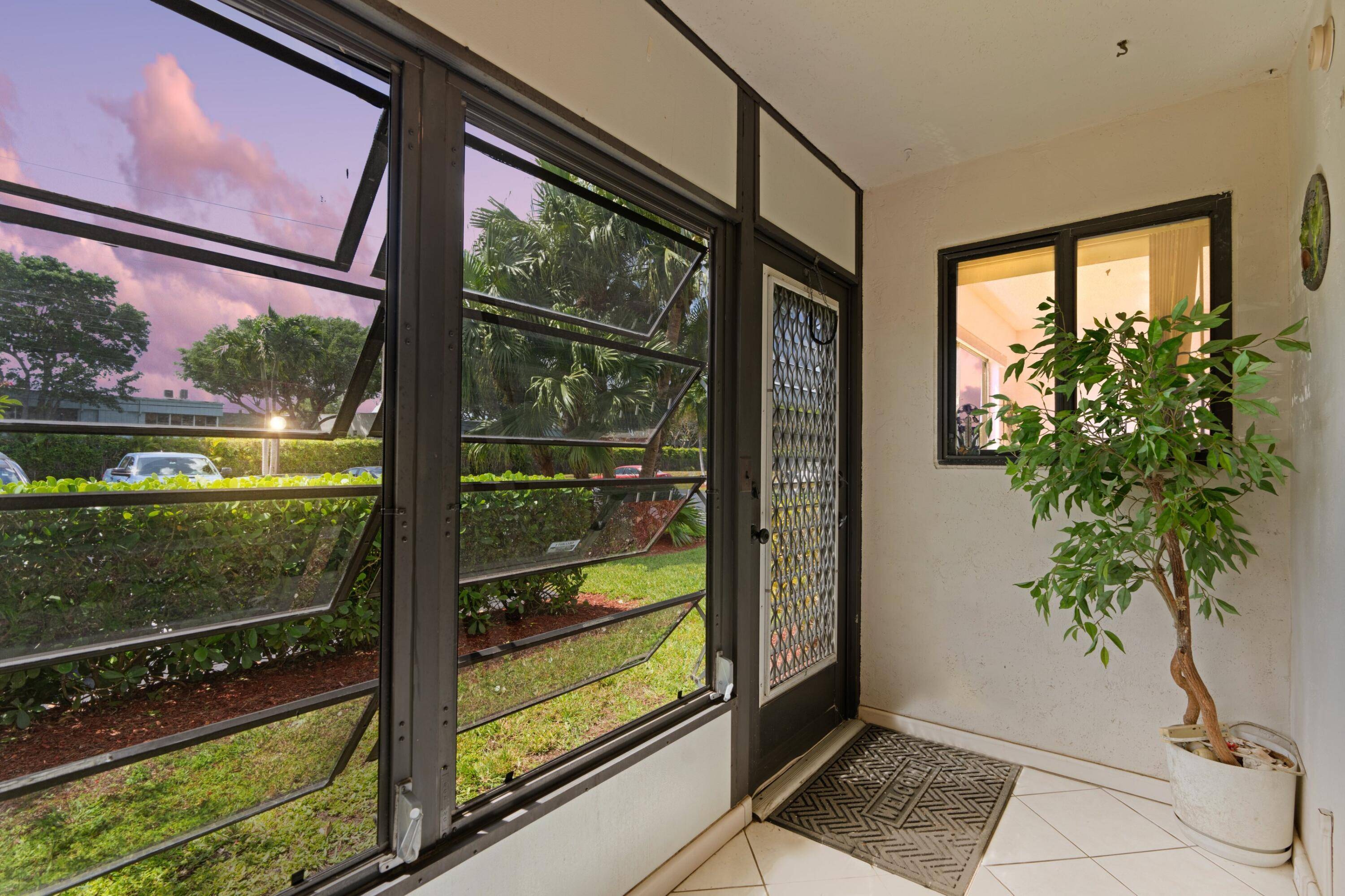Delray Beach, FL 33484,15450 Pembridge AVE 164