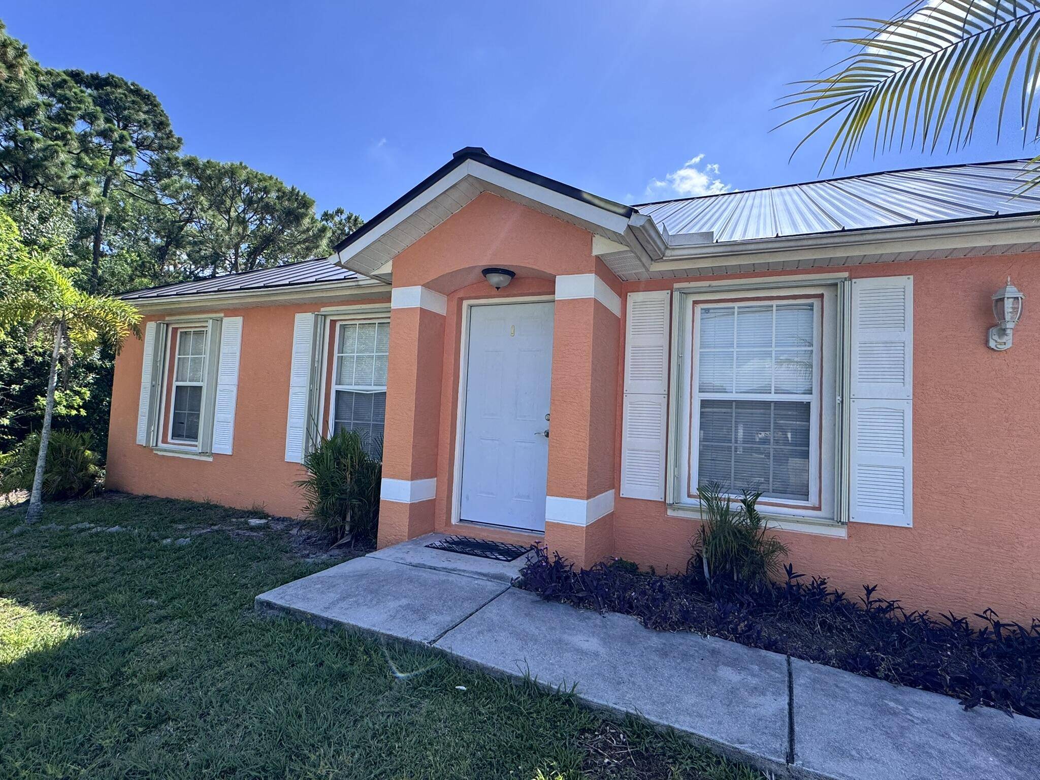 Fort Pierce, FL 34982,5906 Spruce DR