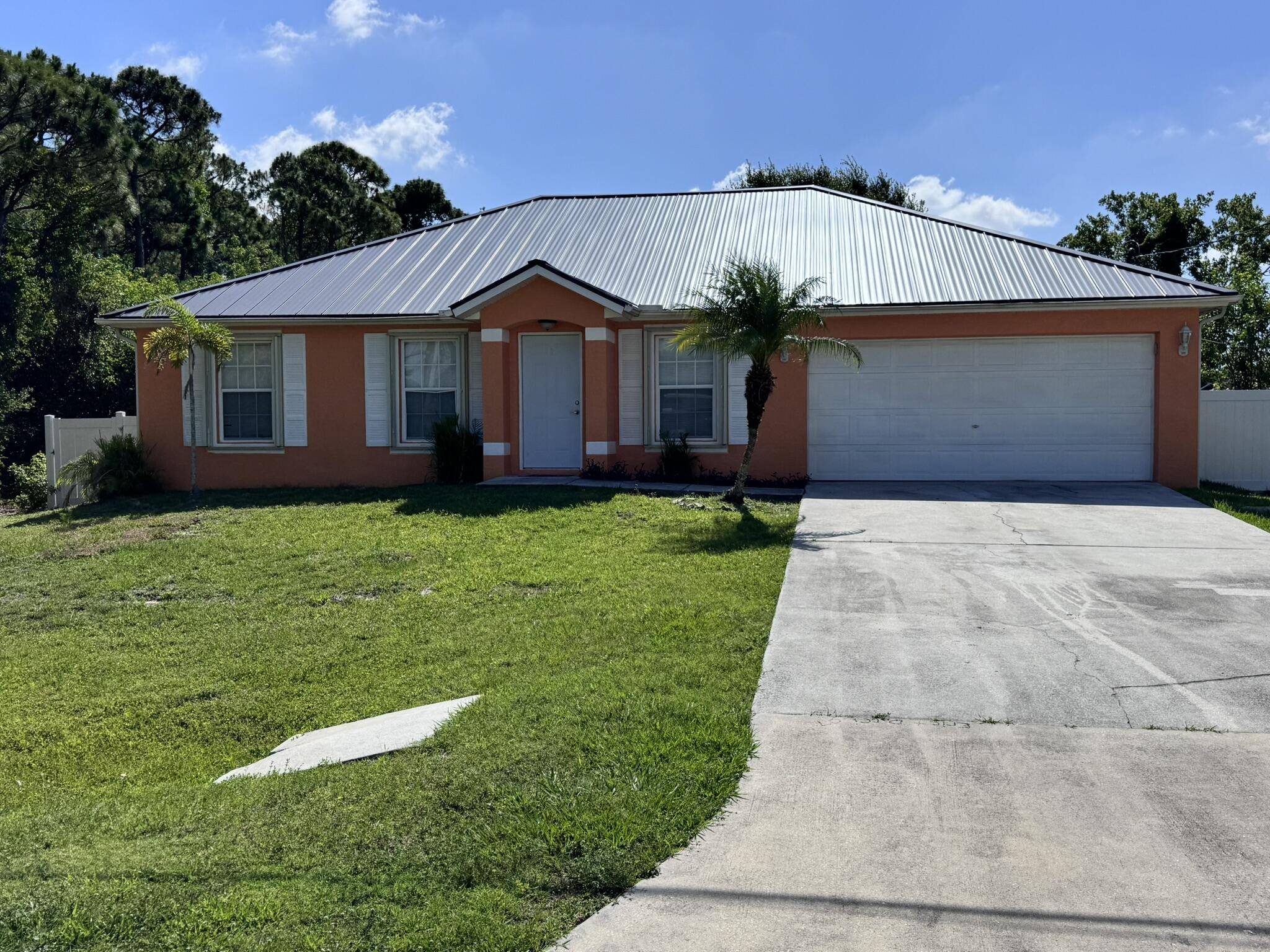 Fort Pierce, FL 34982,5906 Spruce DR