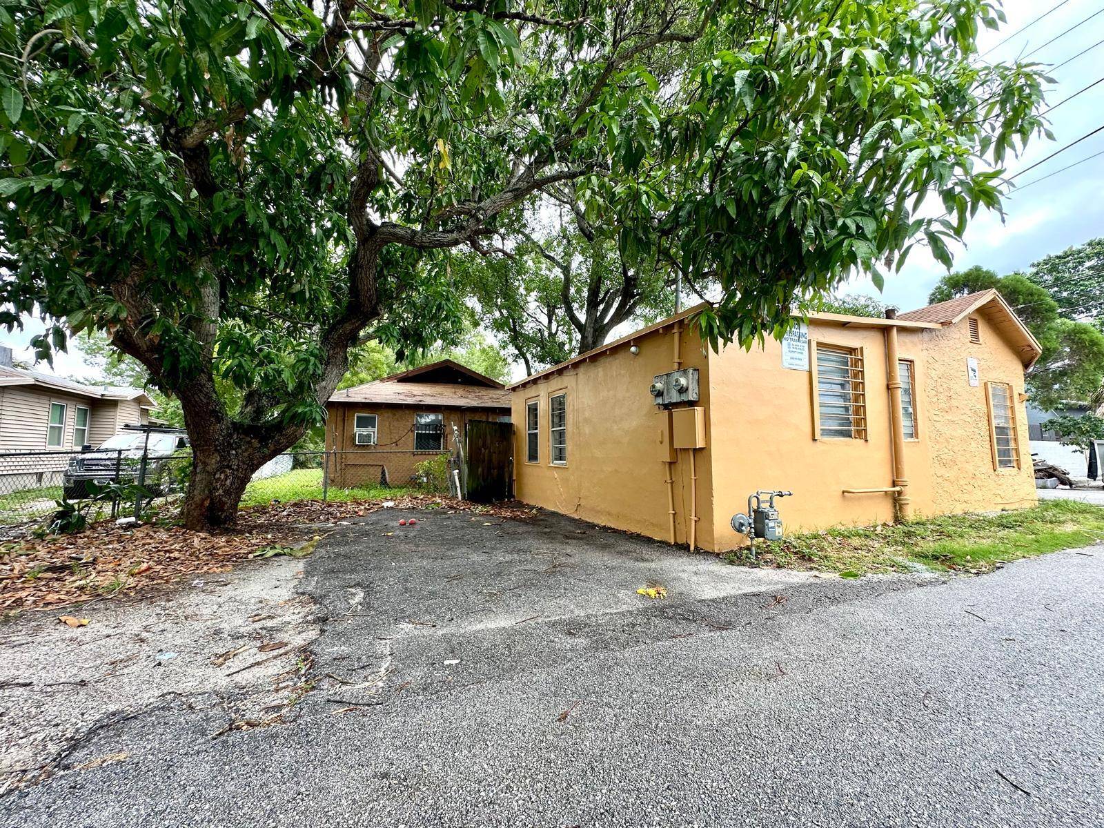 West Palm Beach, FL 33407,610 33rd ST 1/2
