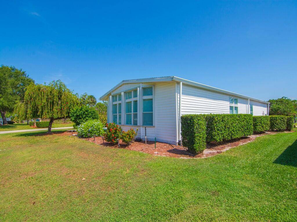 Port Saint Lucie, FL 34952,3700 Sandlace CT