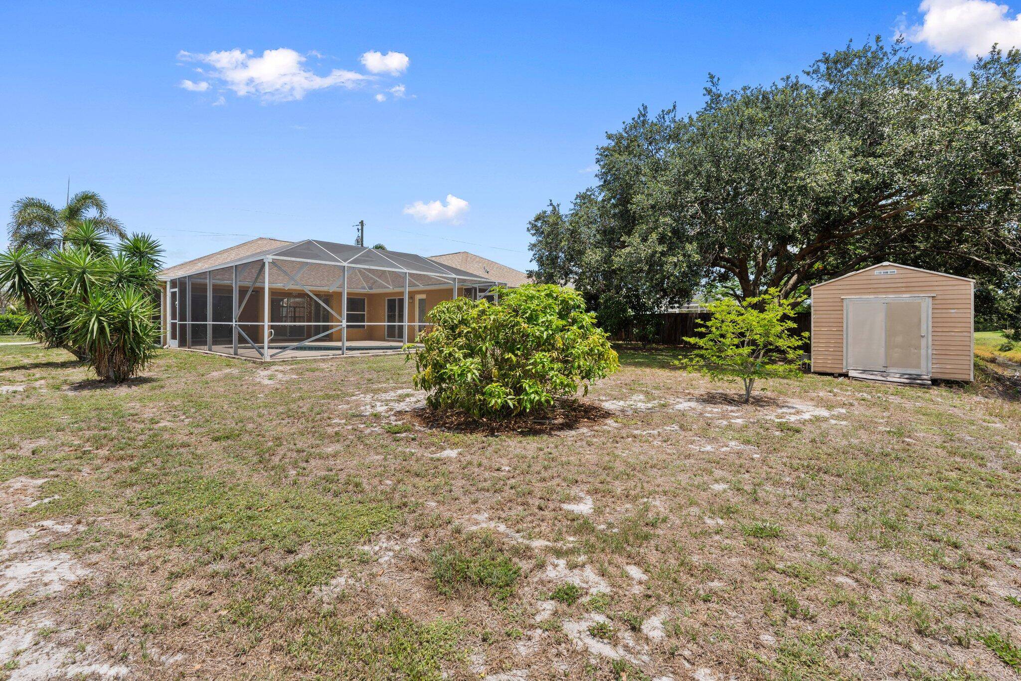 Port Saint Lucie, FL 34953,632 SW Mccall RD