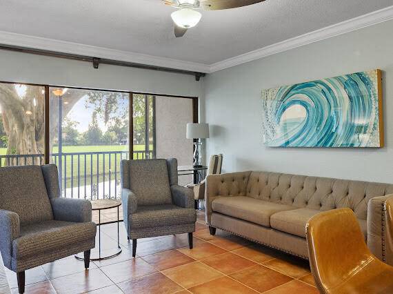 Delray Beach, FL 33445,501 W Greensward LN 101-C