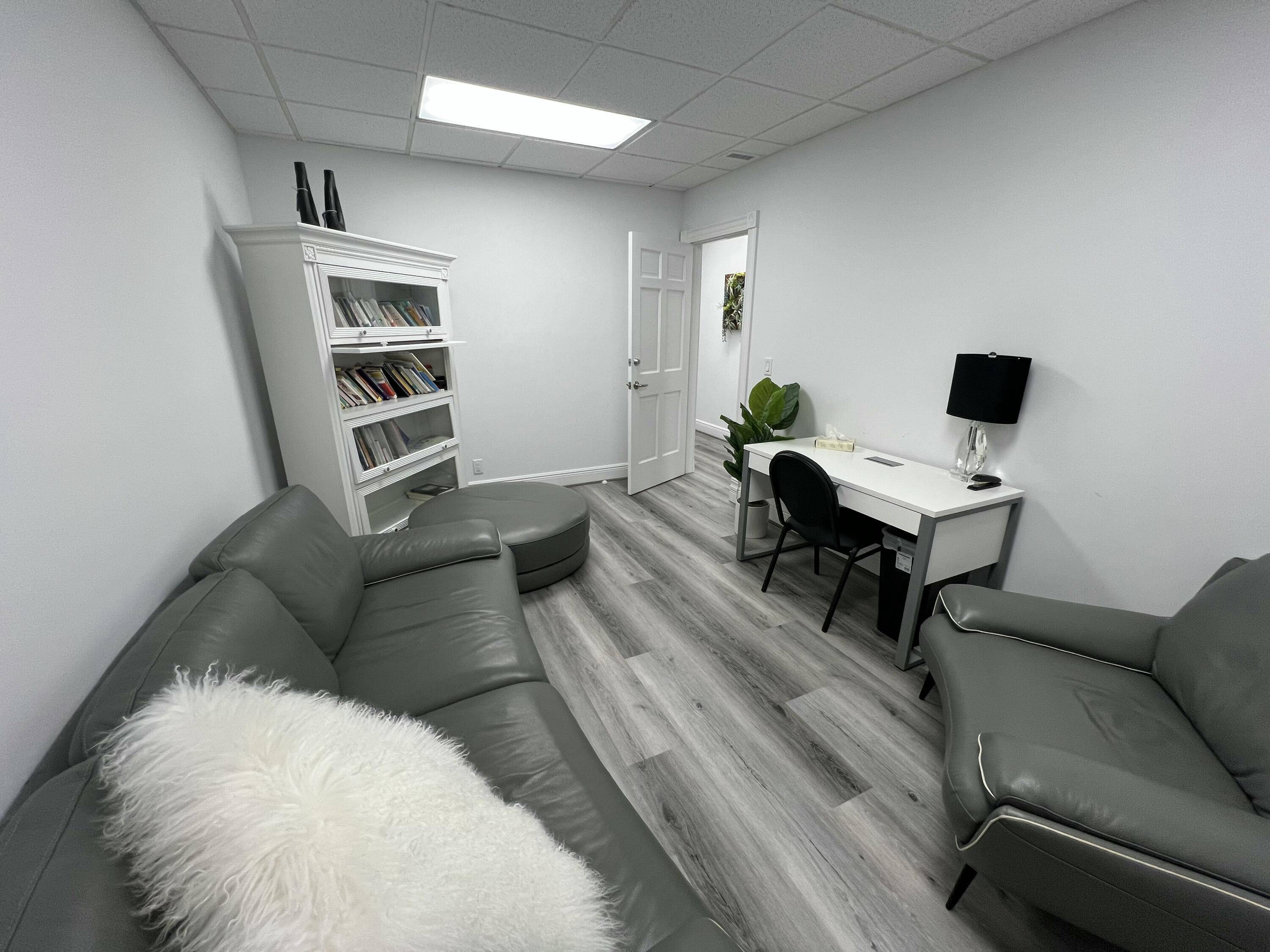 North Palm Beach, FL 33408,840 Us Highway 1 340