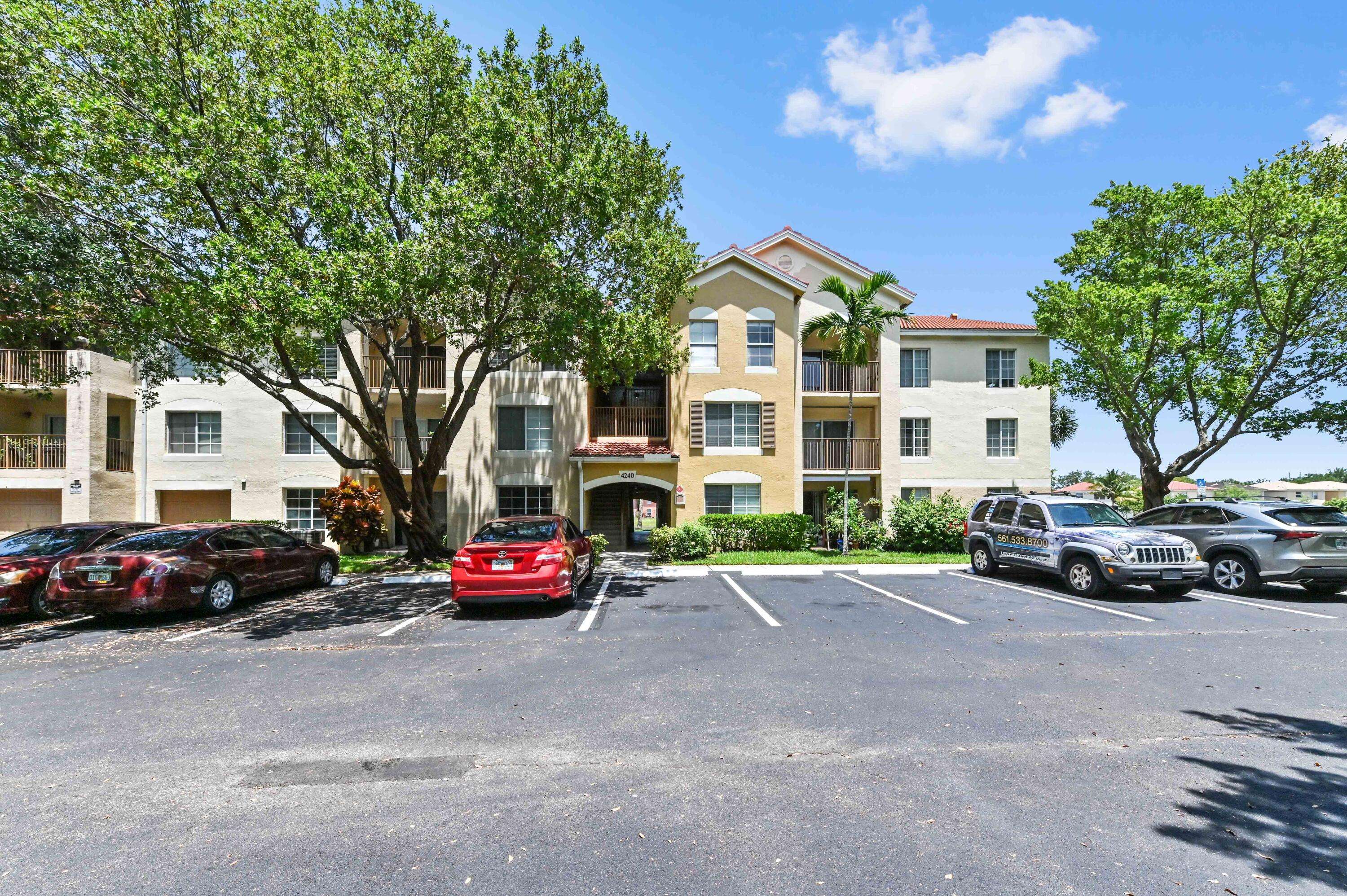 West Palm Beach, FL 33409,4240 San Marino BLVD 108