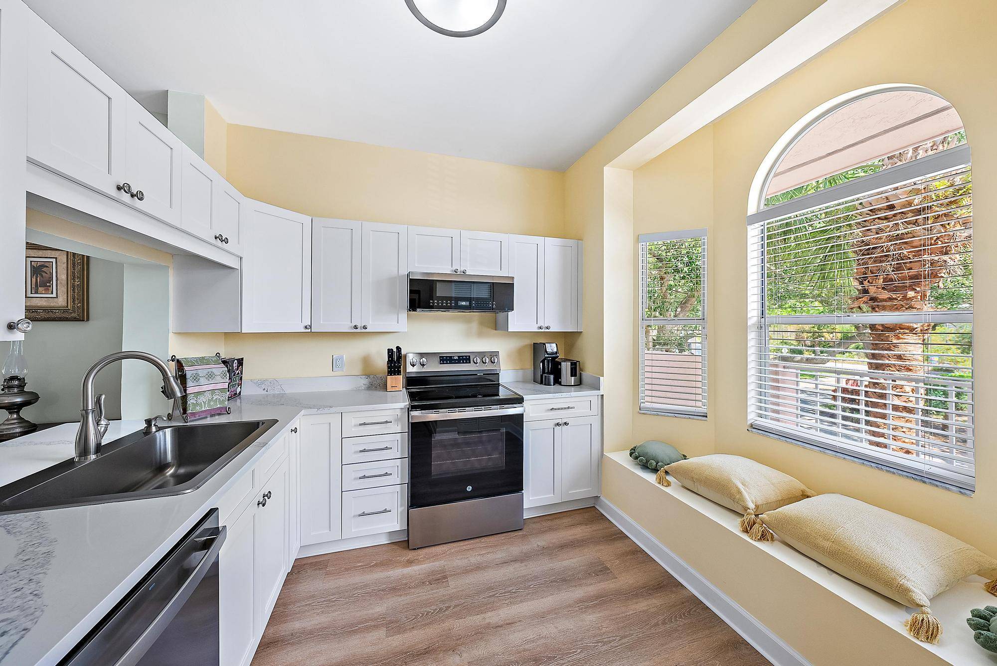 Tequesta, FL 33469,18081 SE Country Club DR 370