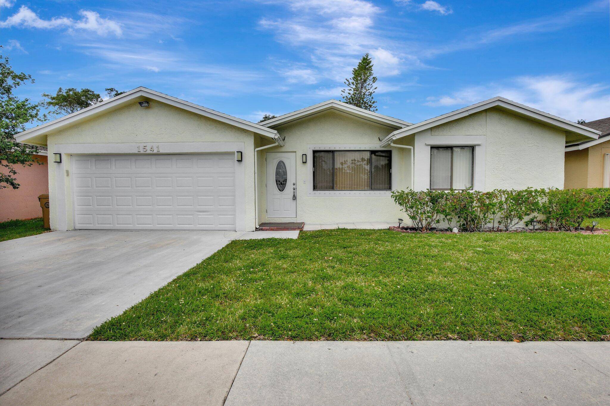 Davie, FL 33324,1541 SW 102nd TER