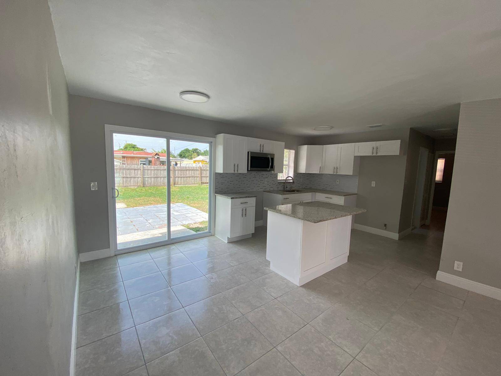 West Palm Beach, FL 33409,2021 Wellington RD