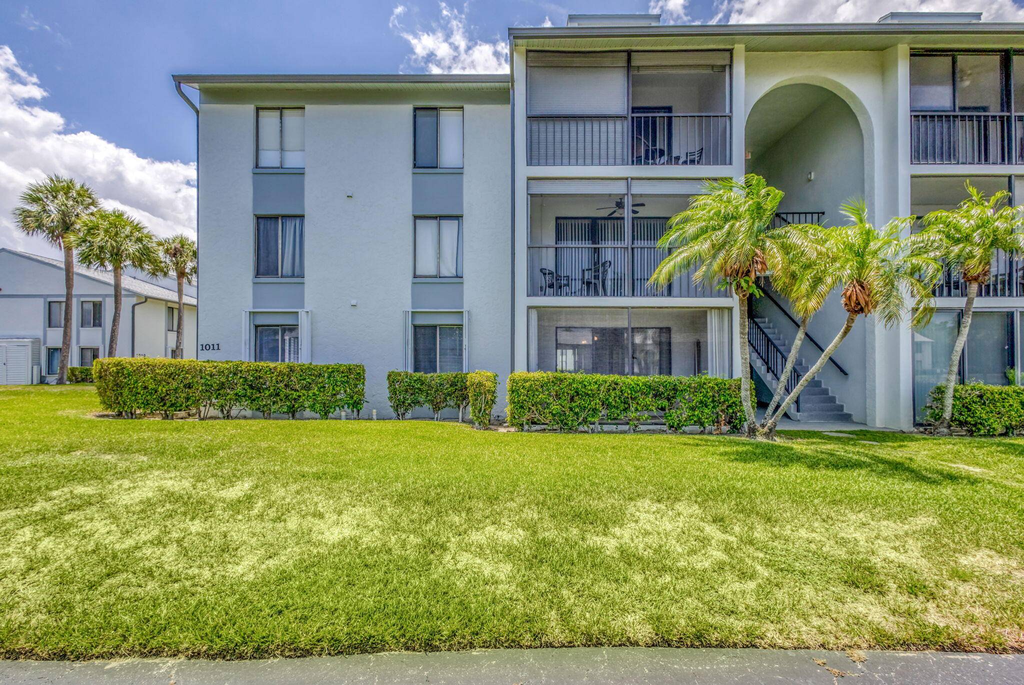 West Palm Beach, FL 33409,1011 Green Pine BLVD G1