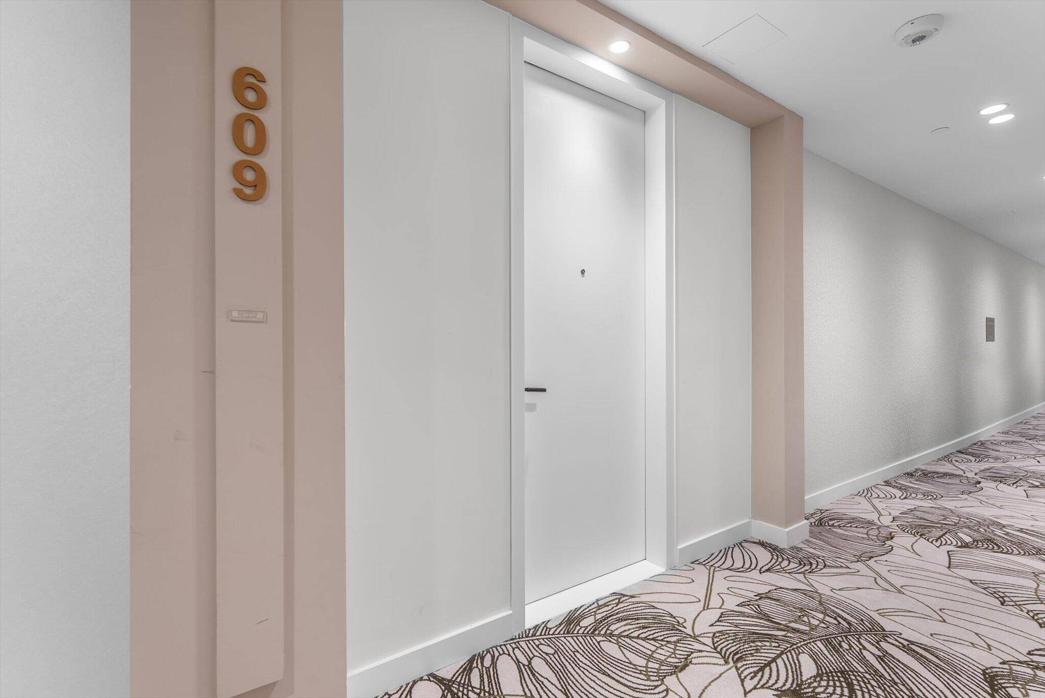 Boca Raton, FL 33432,220 SE Mizner BLVD 609