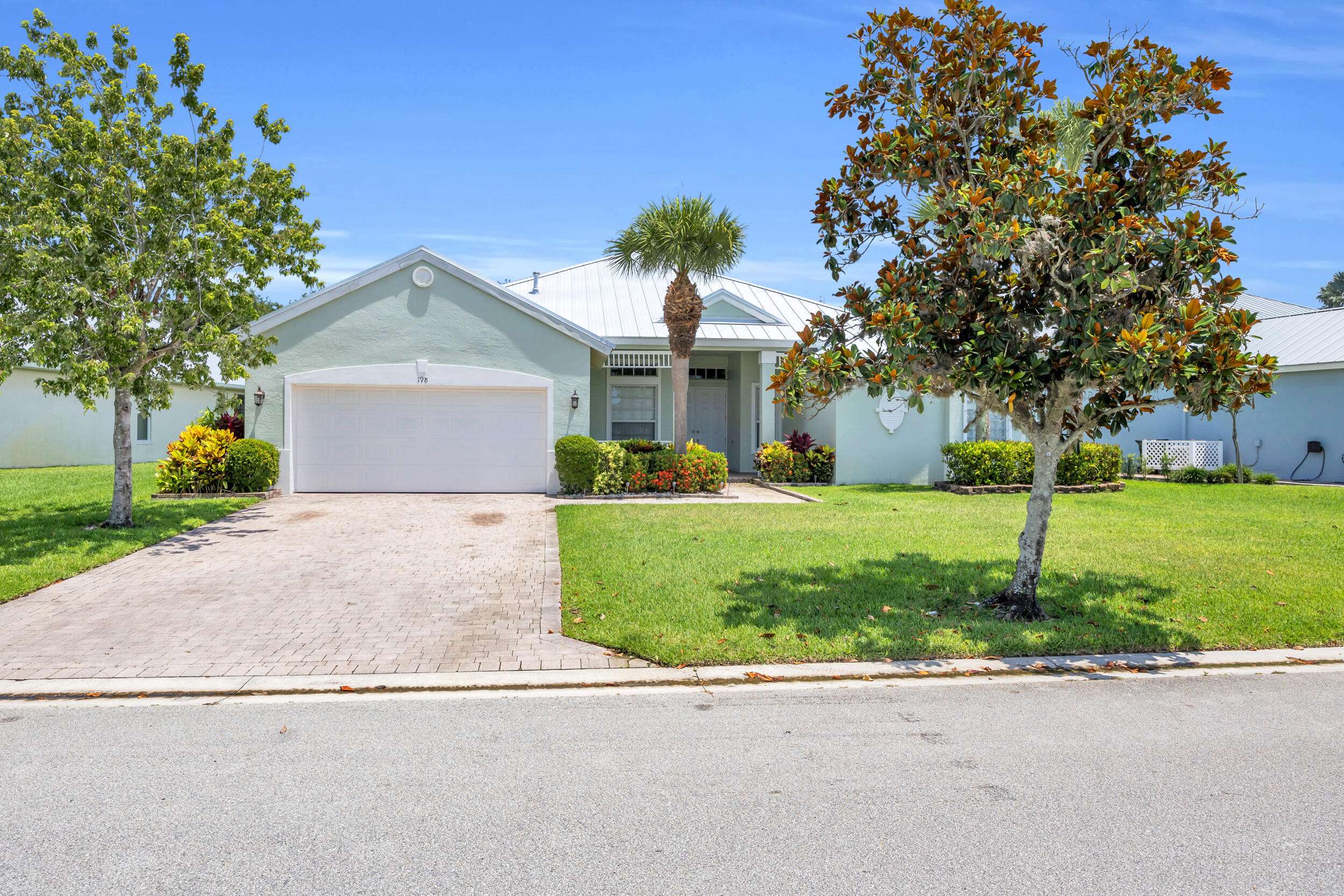 Port Saint Lucie, FL 34986,198 Magnolia Lakes BLVD